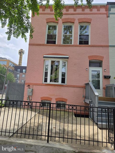 732 NW MORTON STREET NW WASHINGTON DC 20010