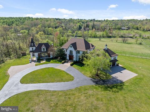 925 DROVERS LANE CHESTER SPRINGS PA 19425