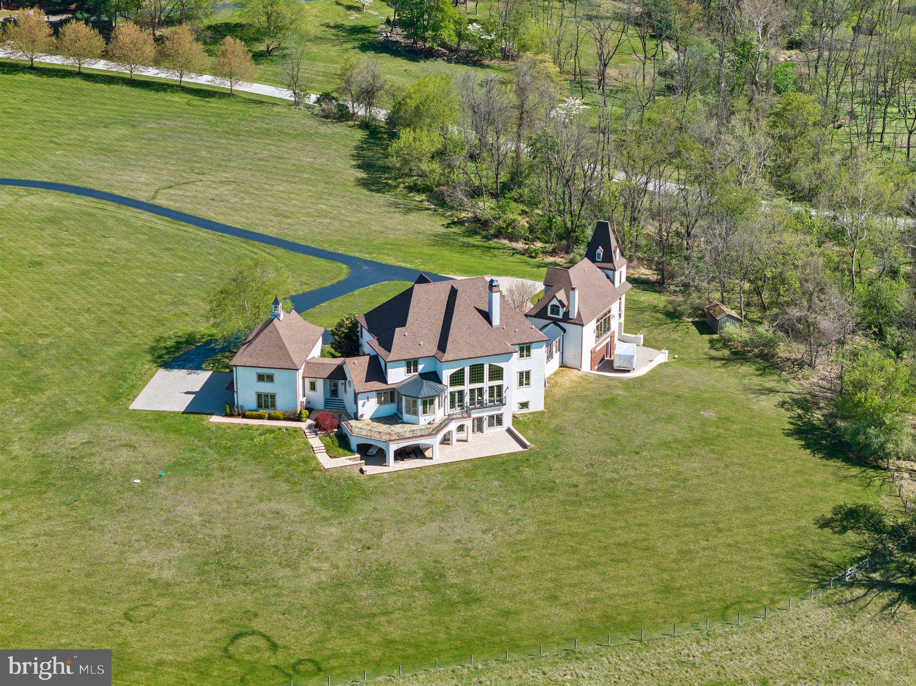 925 DROVERS LANE