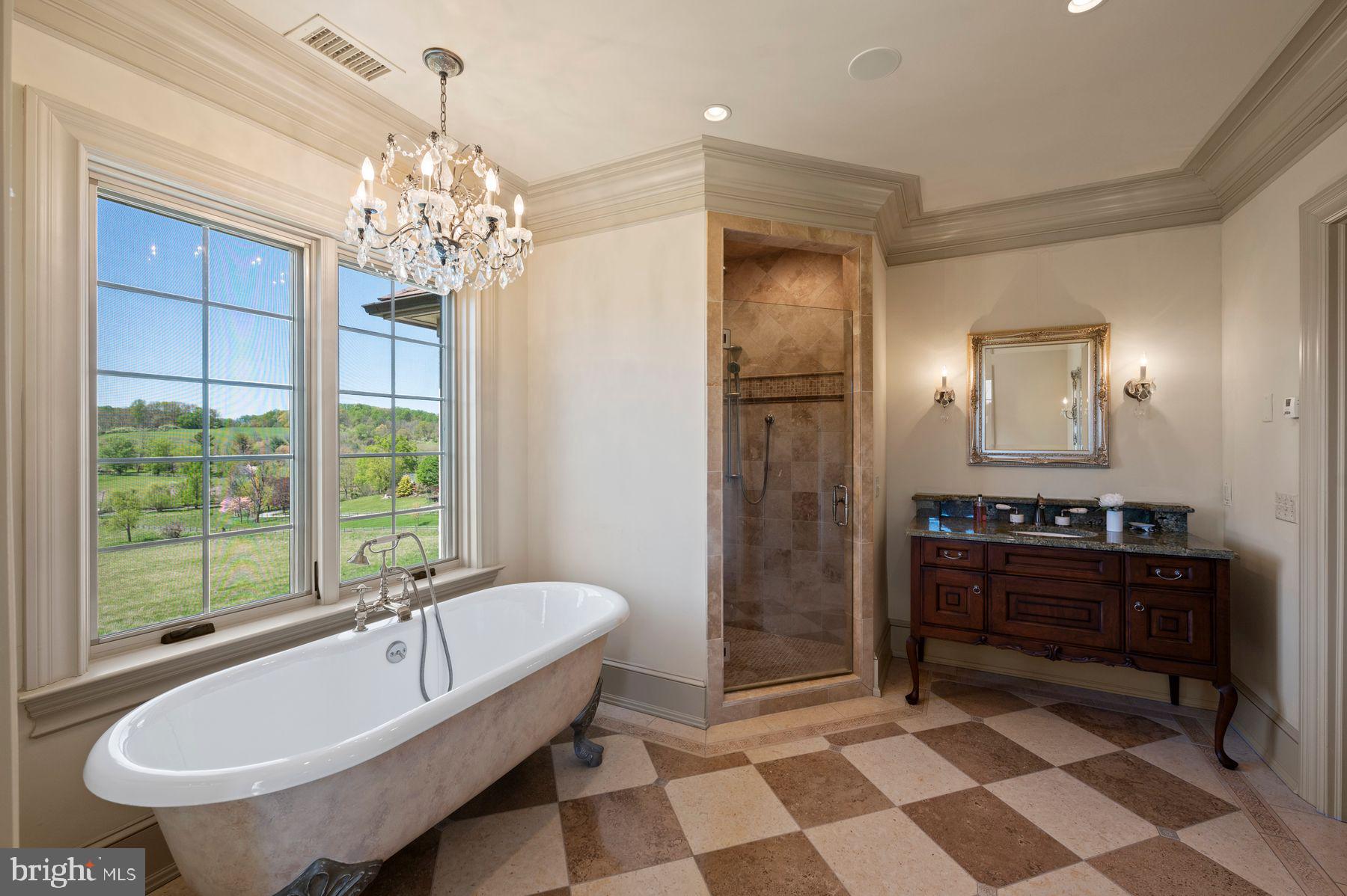 PINE CREEK - Residential