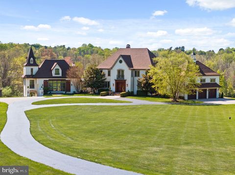 925 DROVERS LANE CHESTER SPRINGS PA 19425