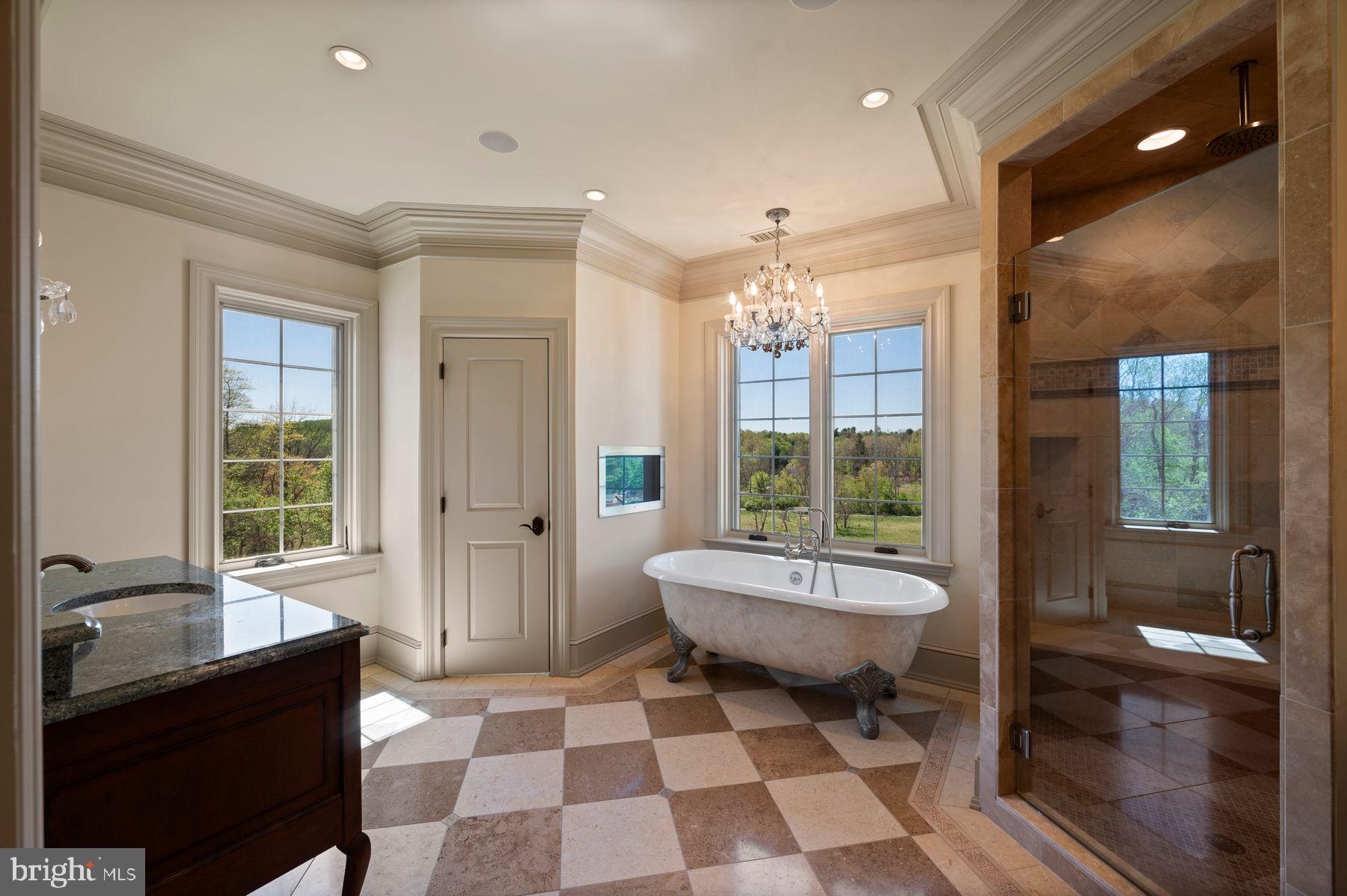 PINE CREEK - Residential