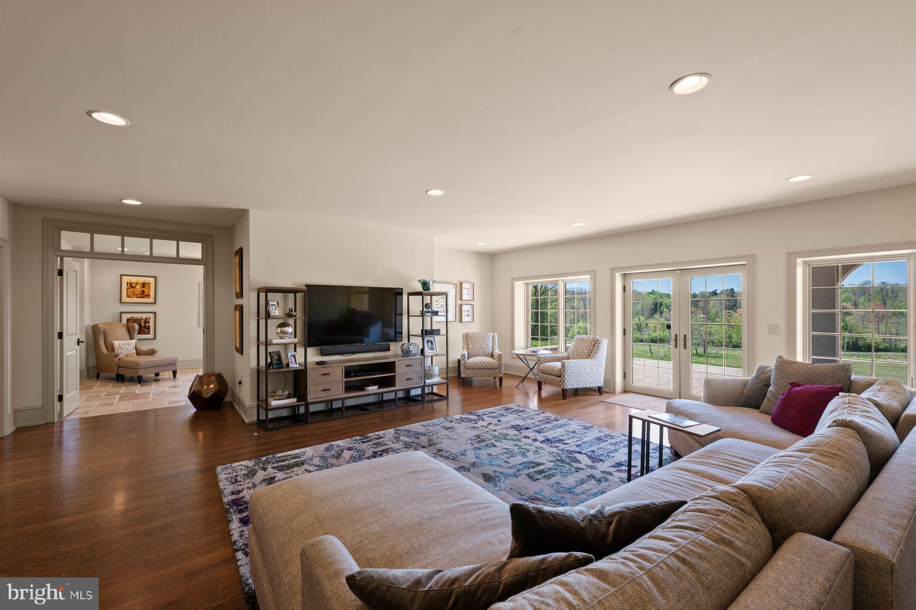 PINE CREEK - Residential