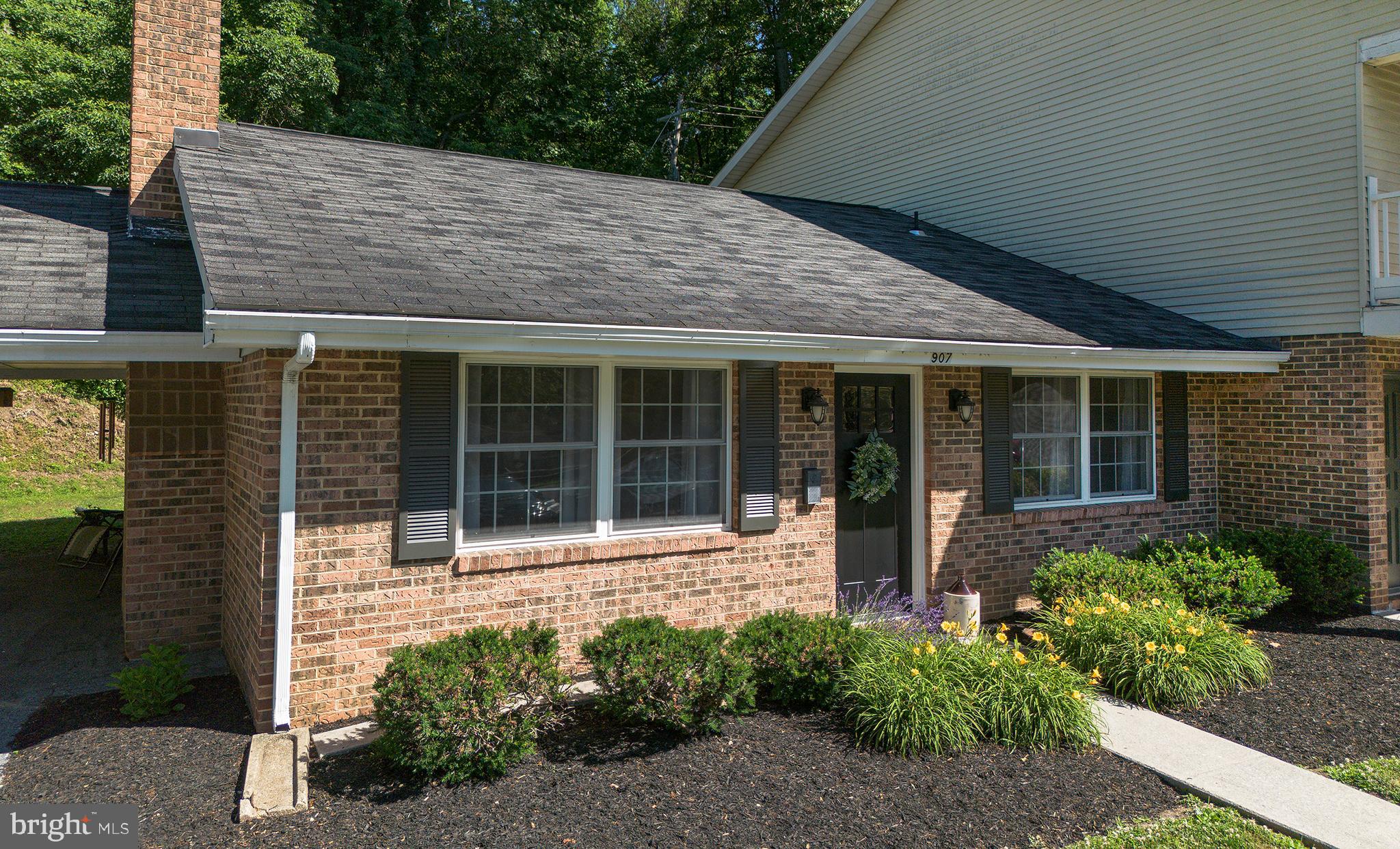 907 RHUE HAUS LANE