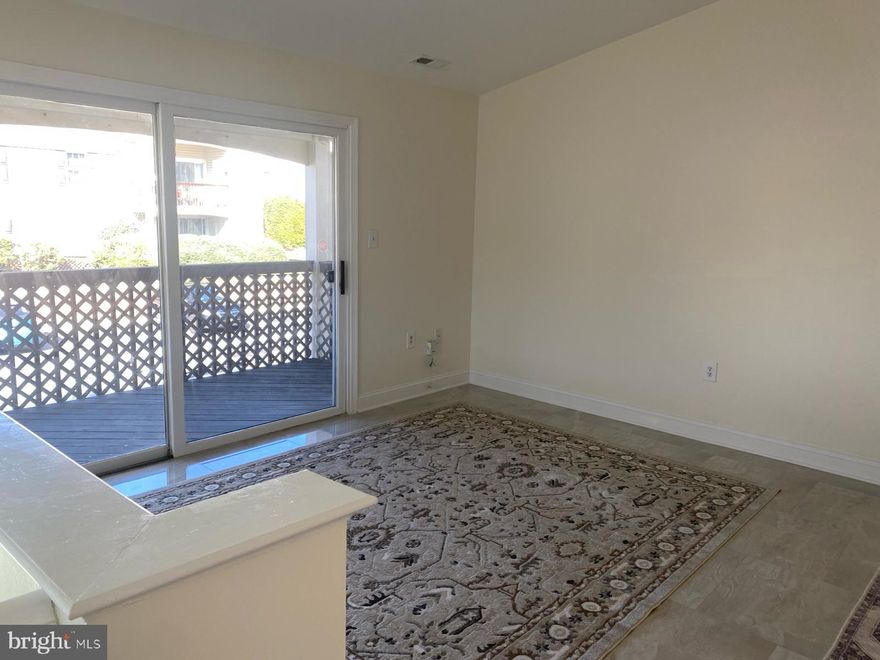 Beautiful renovated, two-bedroom, two full bath, spacious condo (ready to move-in). Bright, open concept living room, dining room and kitchen, vaulted ceiling, balcony with storage. Granite kitchen counter-top, new stainless-steel appliances, Plenty of parking (unassigned). Great location close to downtown of Manassas, shopping and restaurants. NO PETS!!!!