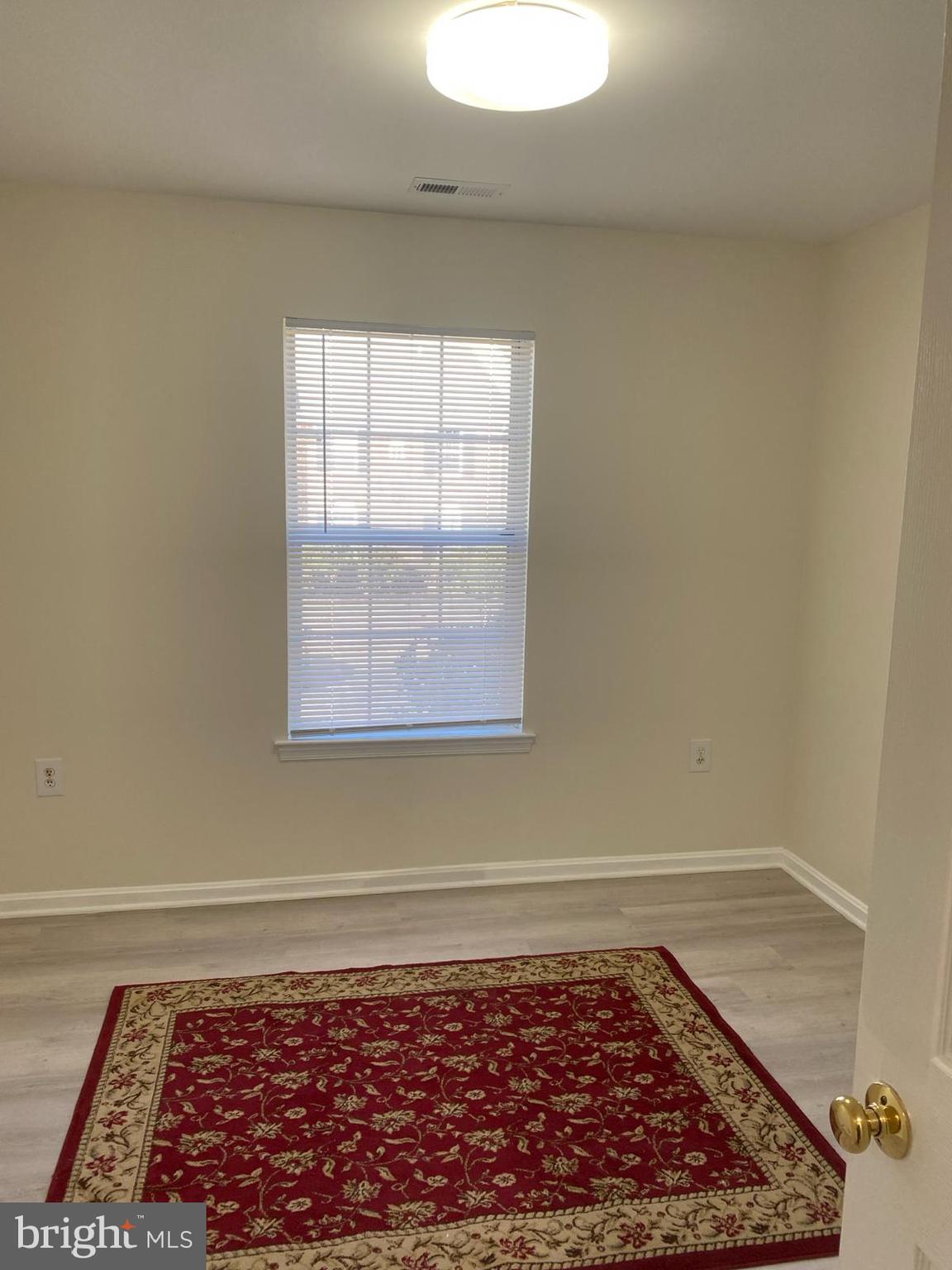 ROLLING OAKS - Residential Lease