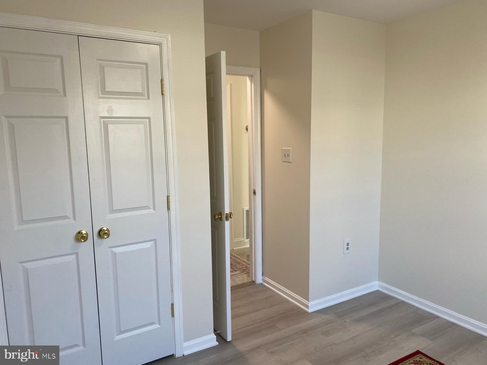 ROLLING OAKS - Residential Lease