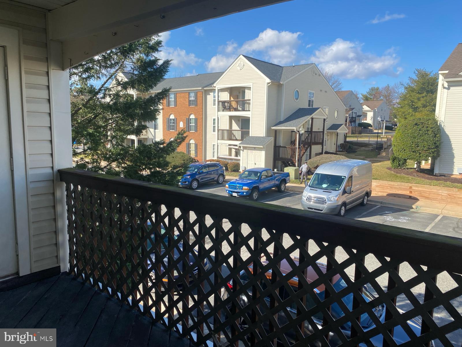 ROLLING OAKS - Residential Lease