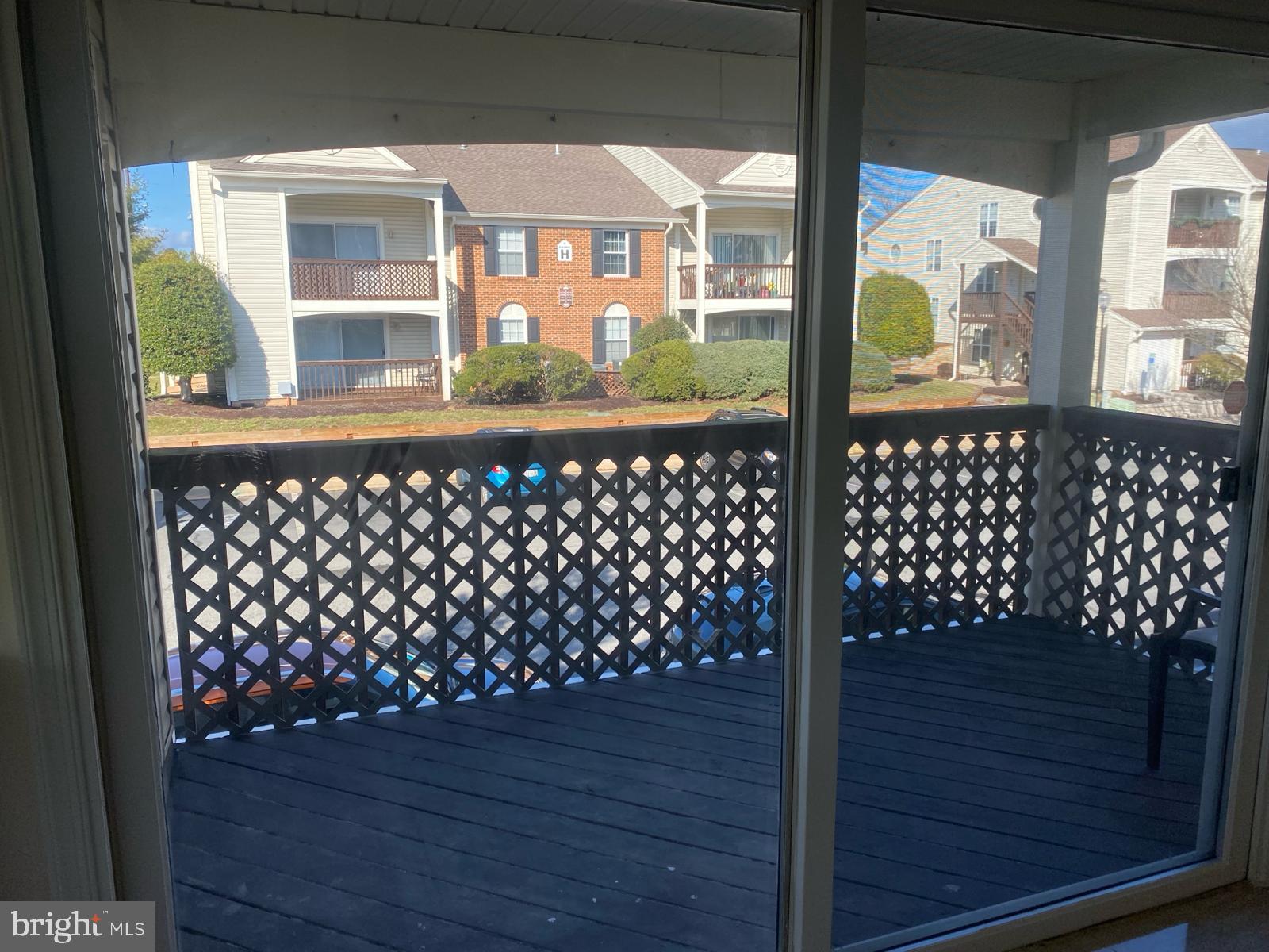 ROLLING OAKS - Residential Lease