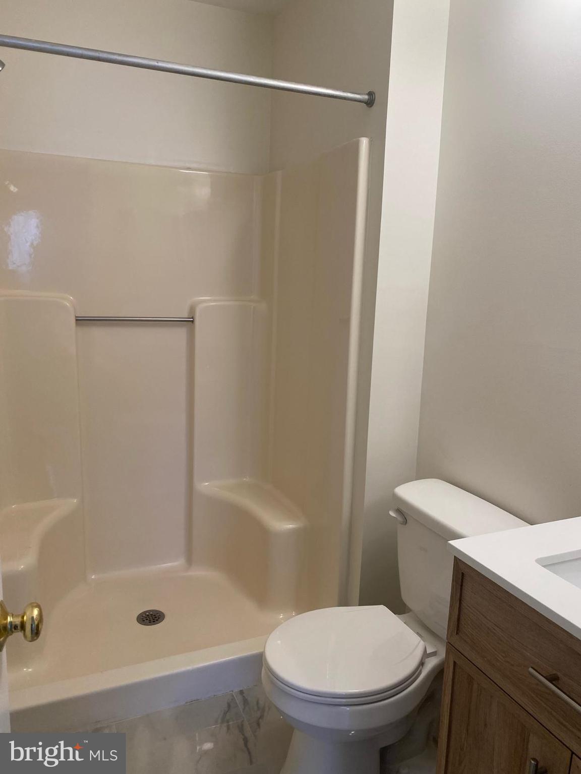 ROLLING OAKS - Residential Lease