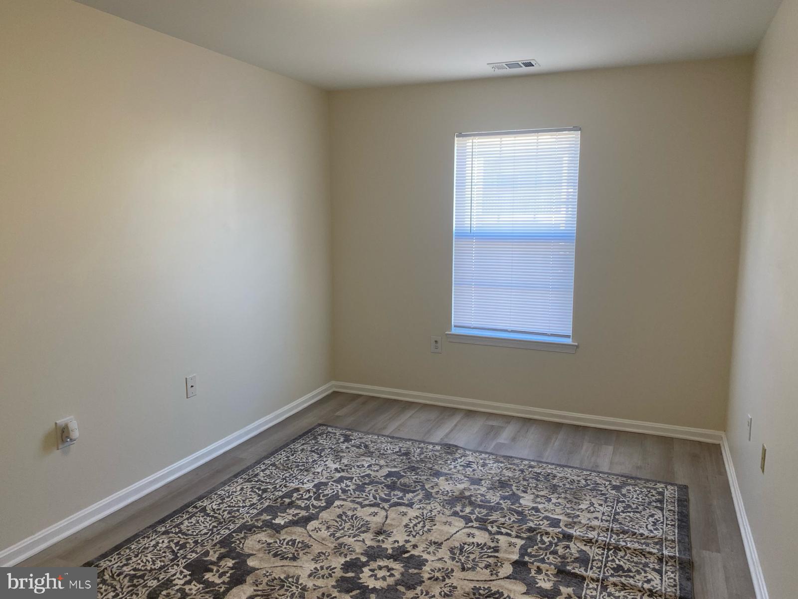 ROLLING OAKS - Residential Lease