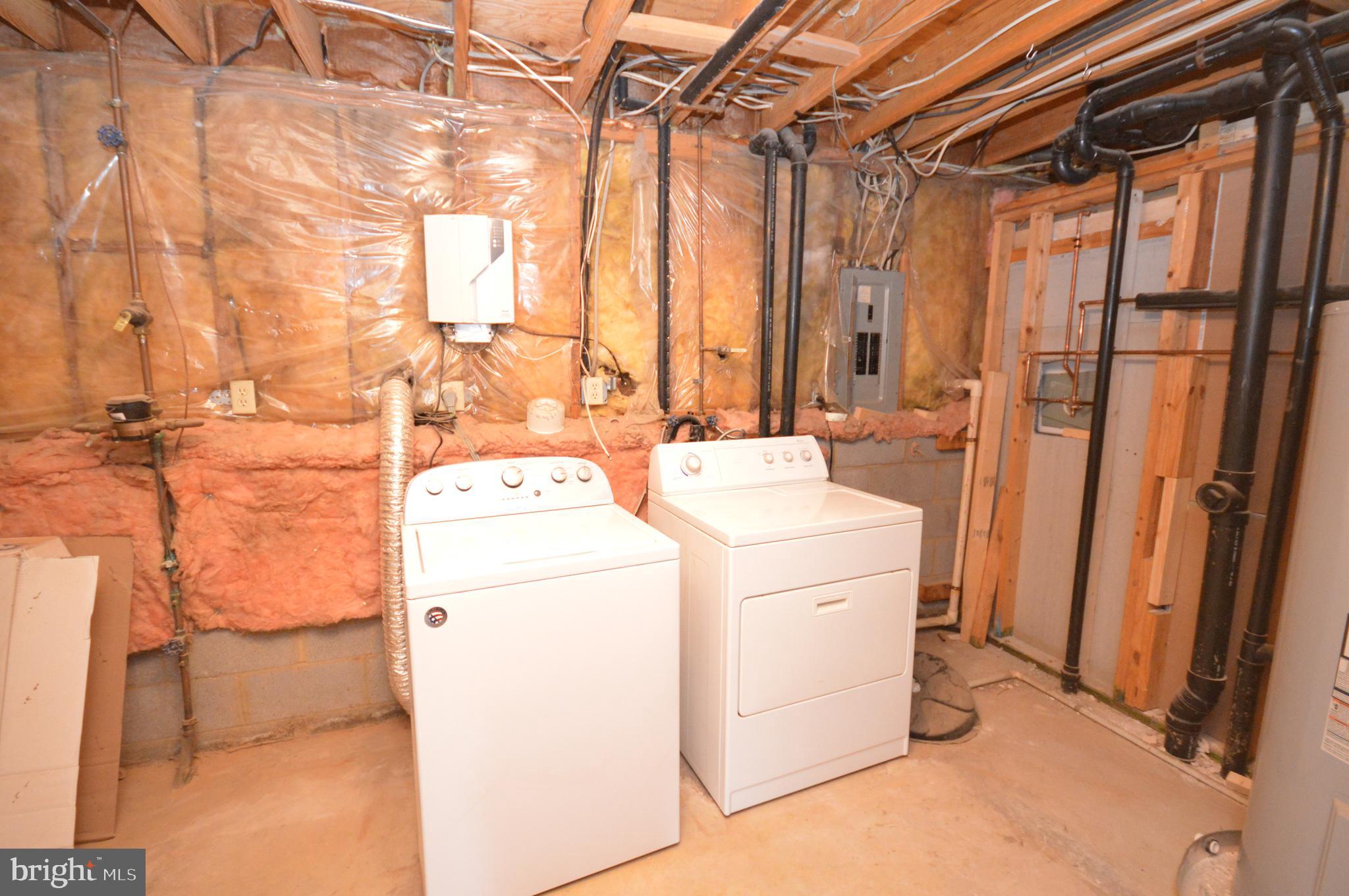 STONEYBROOKE - Residential Lease