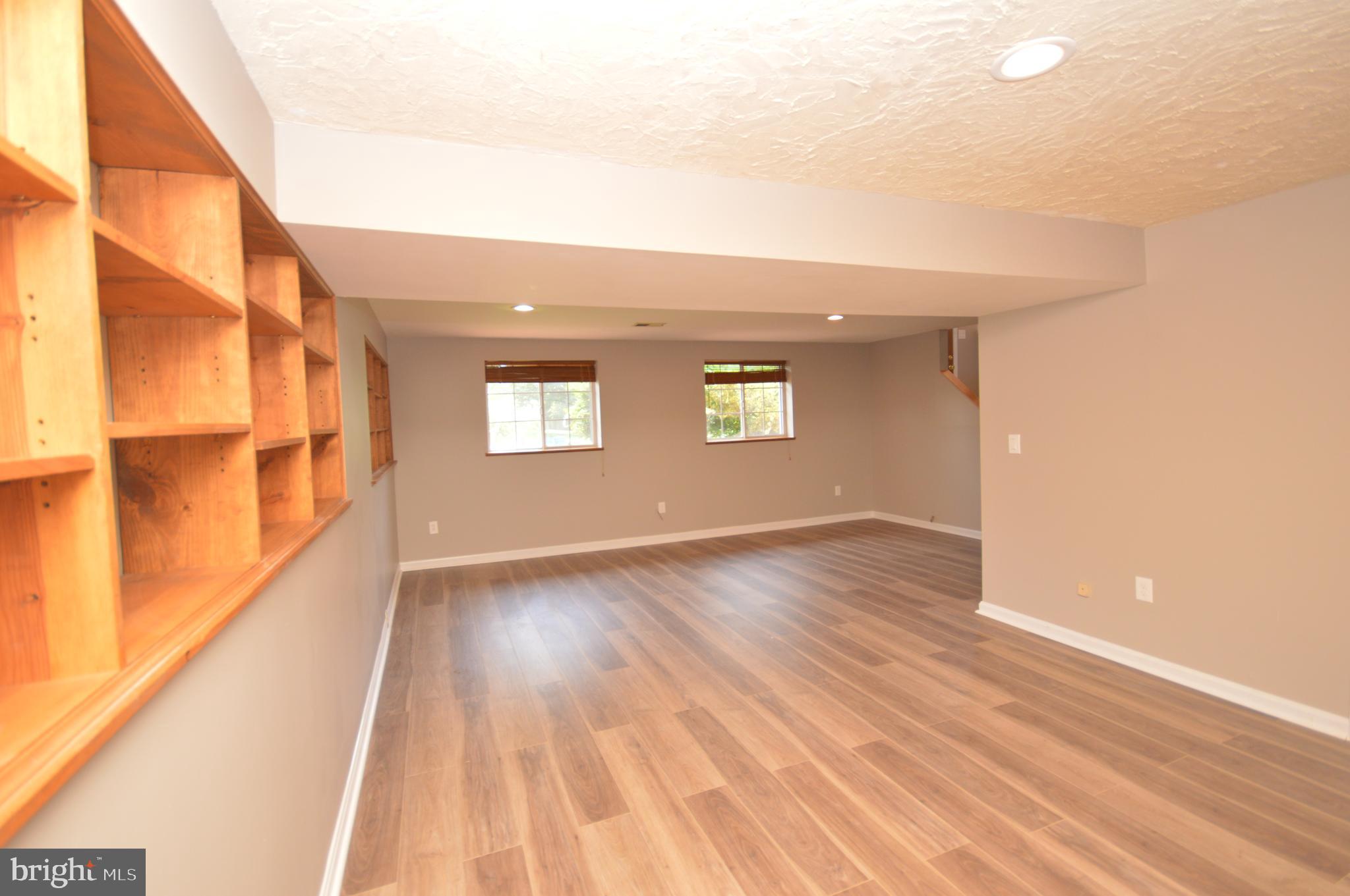 STONEYBROOKE - Residential Lease