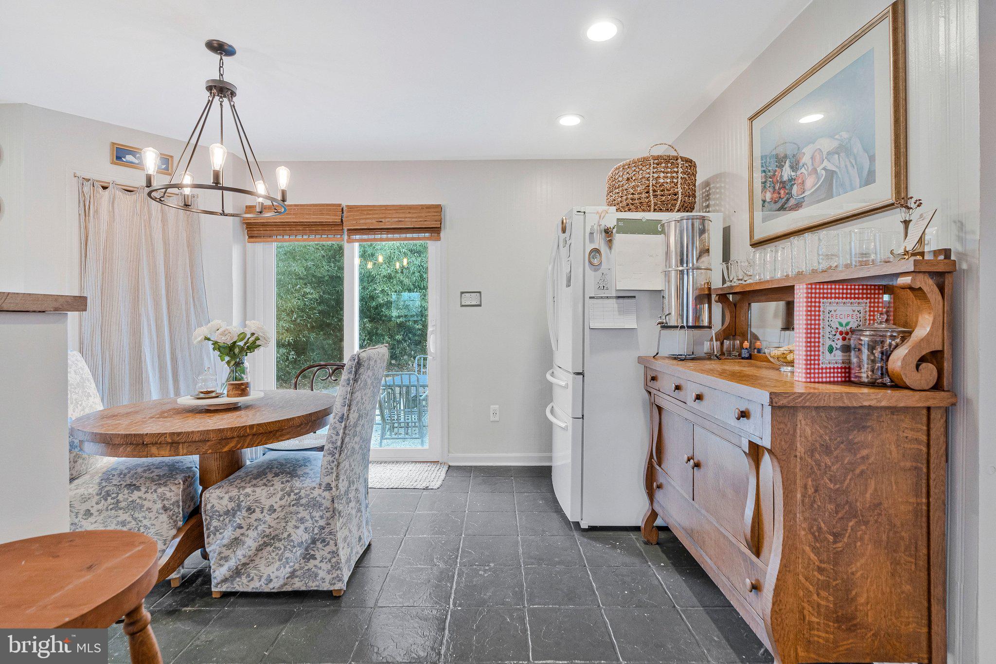 SILVER OAKS - Residential