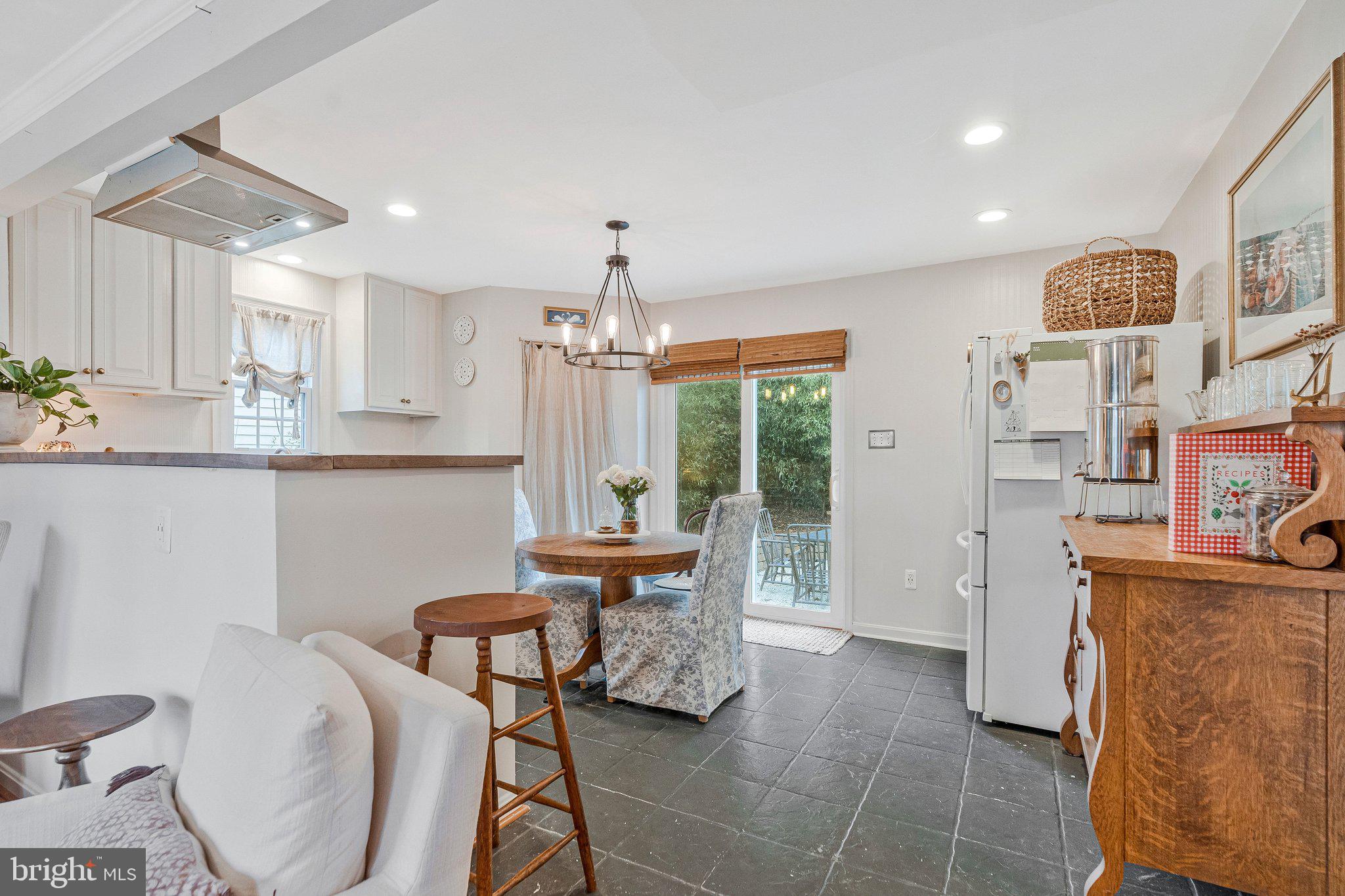 SILVER OAKS - Residential