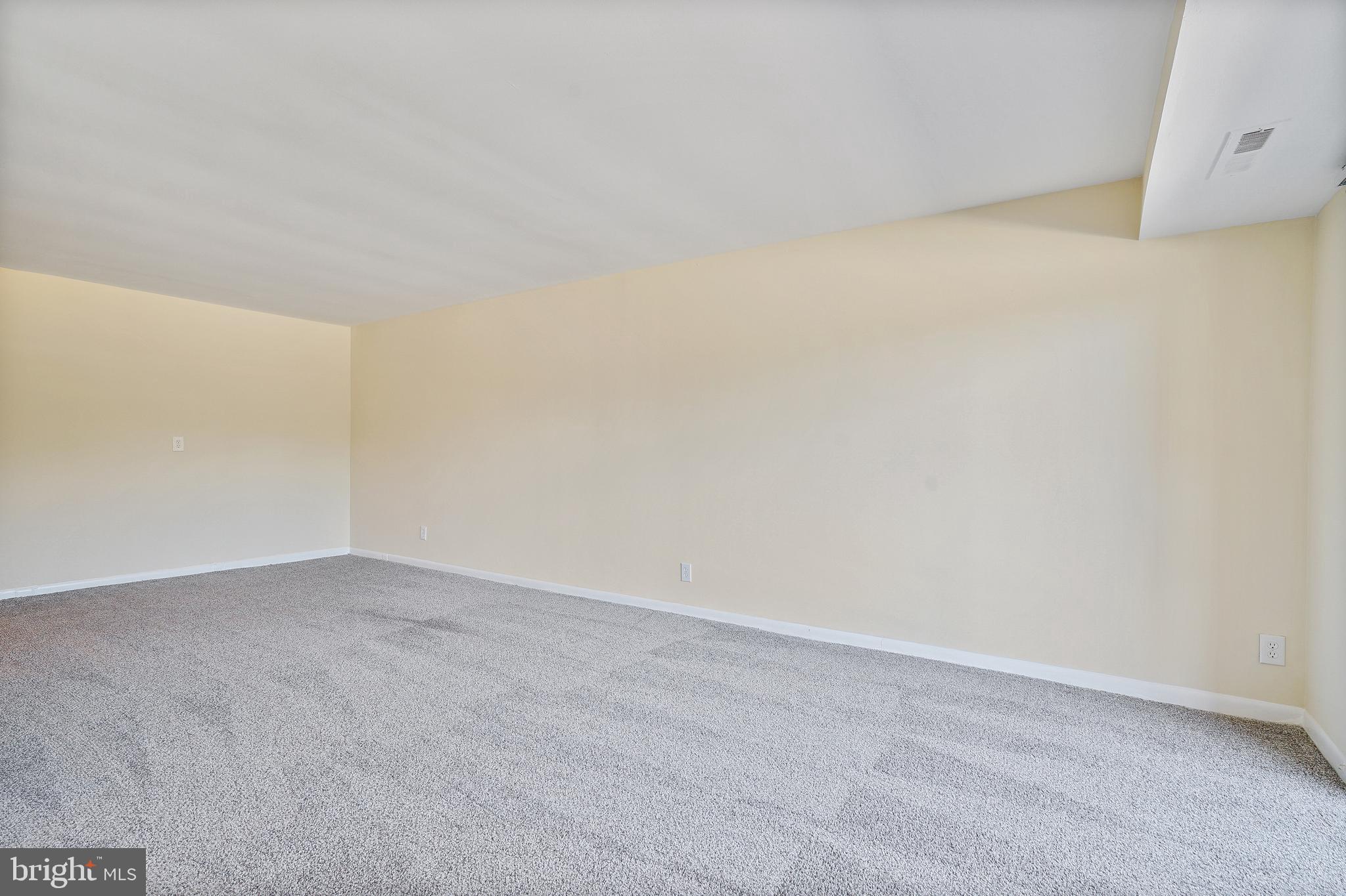 WOODLAKE TOWERS - Residential