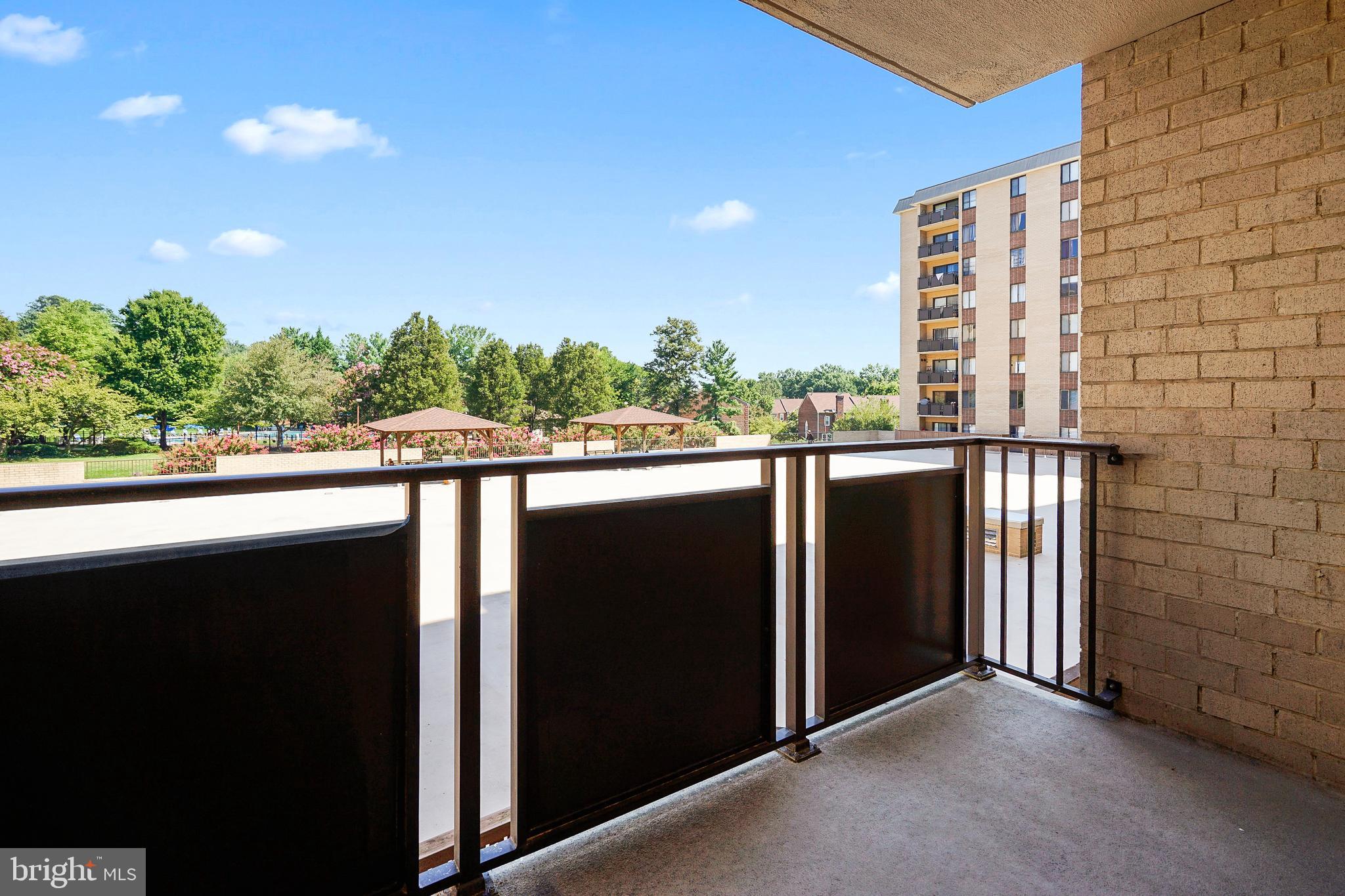 WOODLAKE TOWERS - Residential