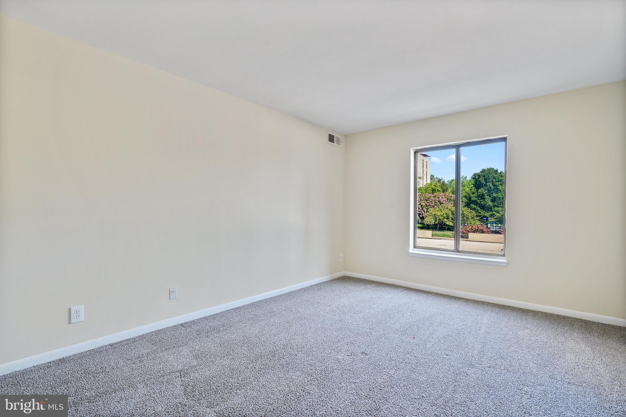 WOODLAKE TOWERS - Residential