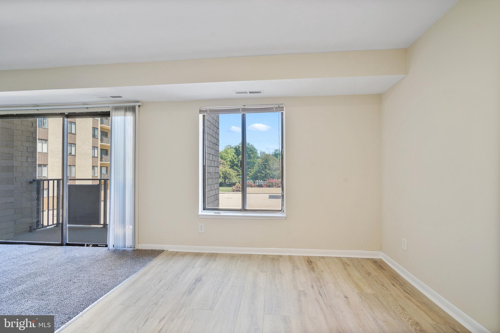 WOODLAKE TOWERS - Residential