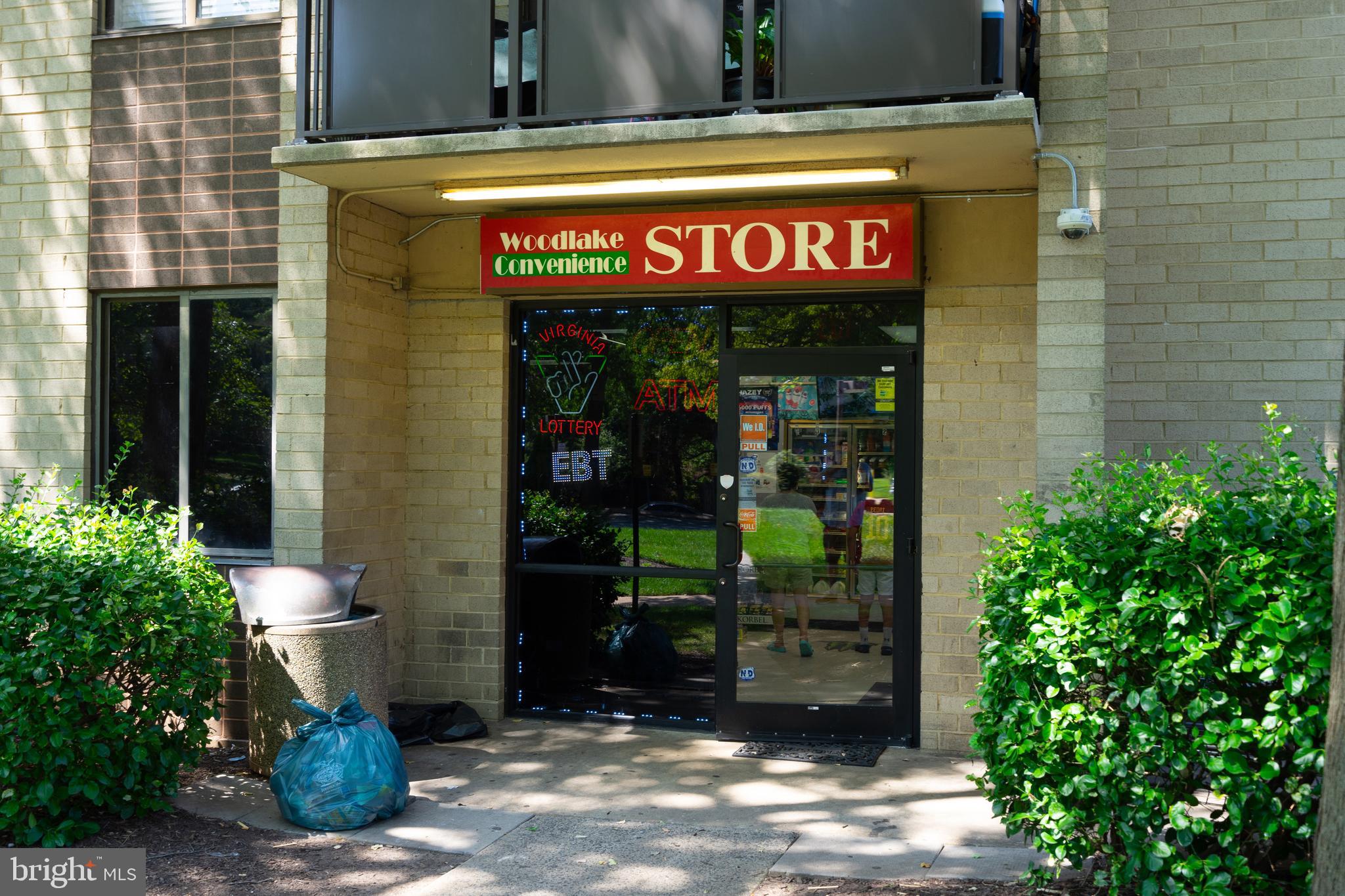 WOODLAKE TOWERS - Residential