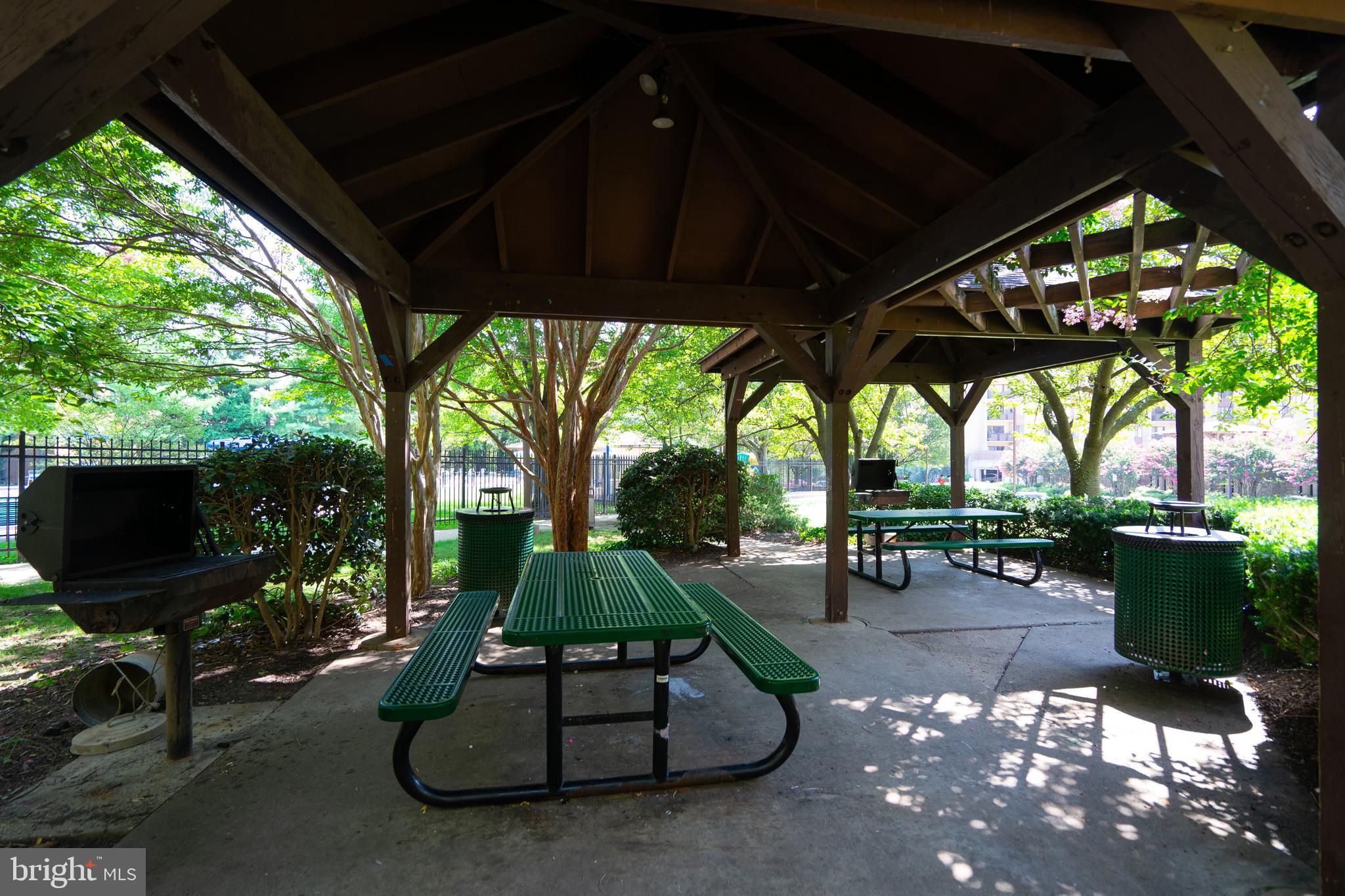 WOODLAKE TOWERS - Residential