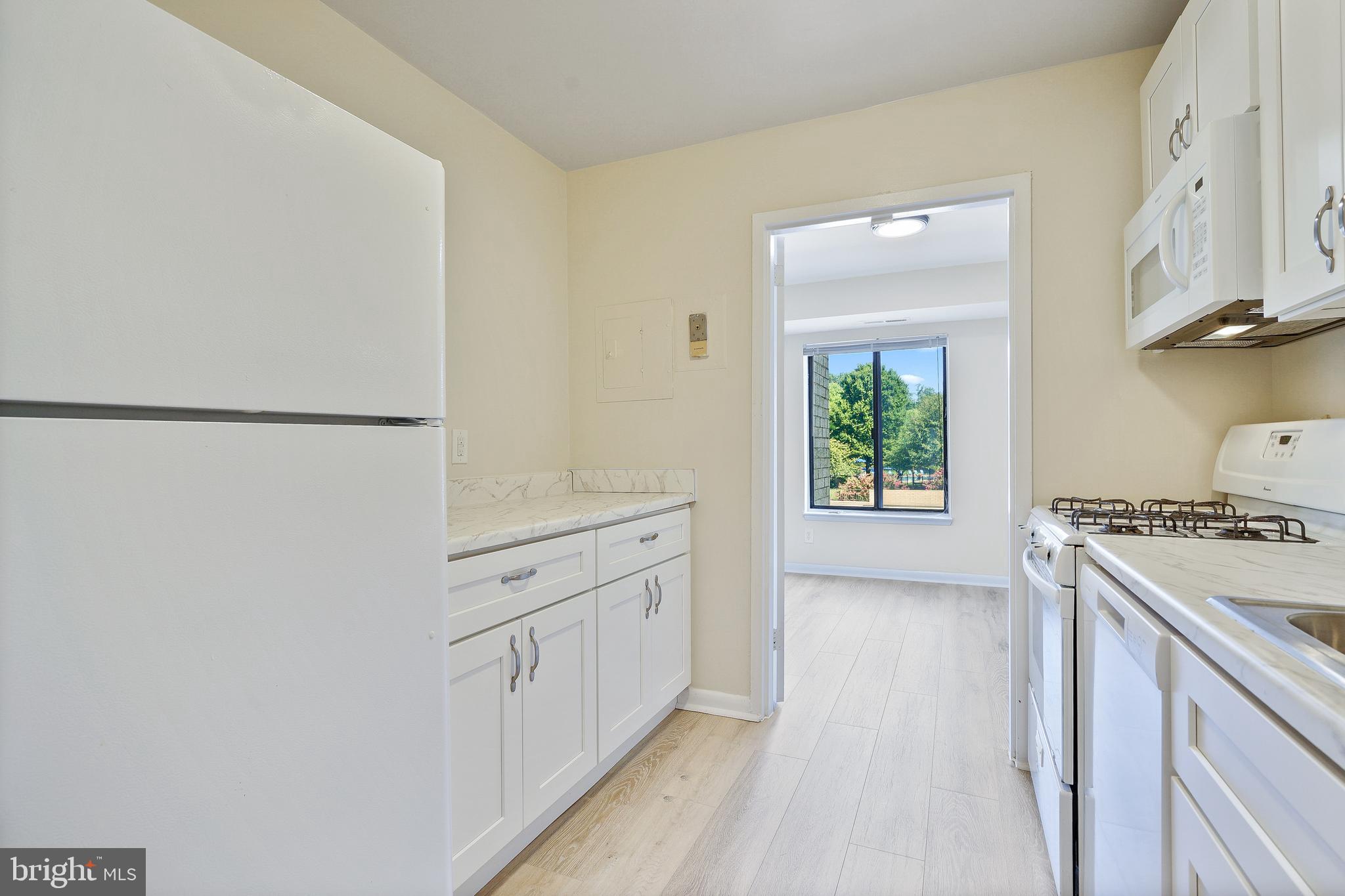 WOODLAKE TOWERS - Residential