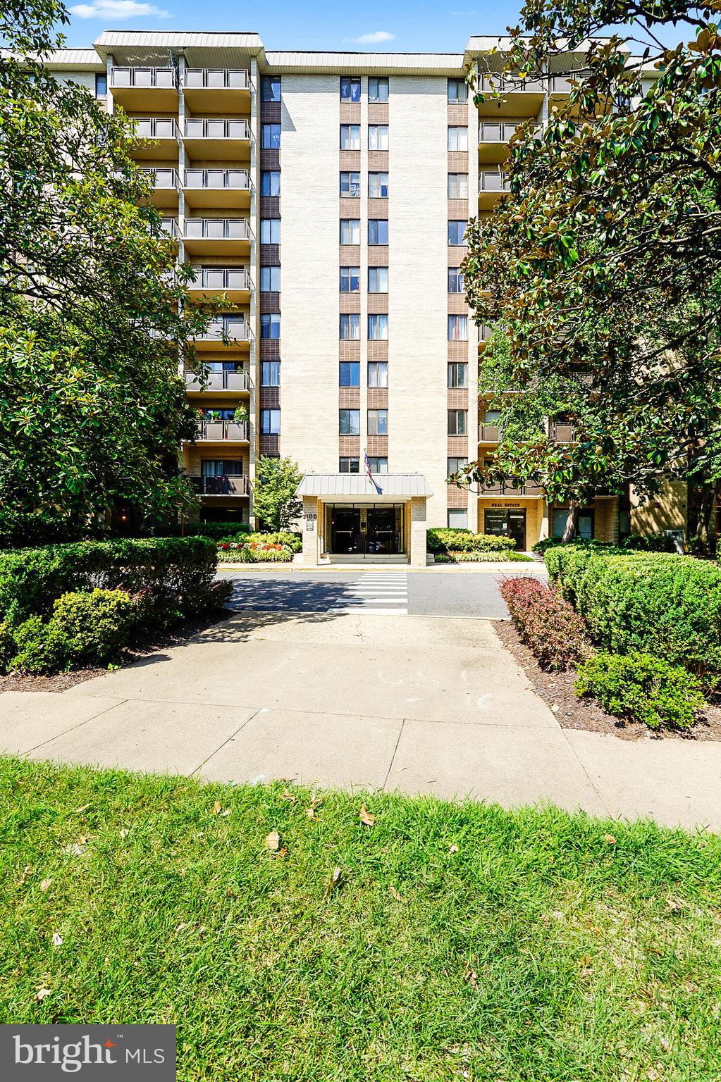WOODLAKE TOWERS - Residential