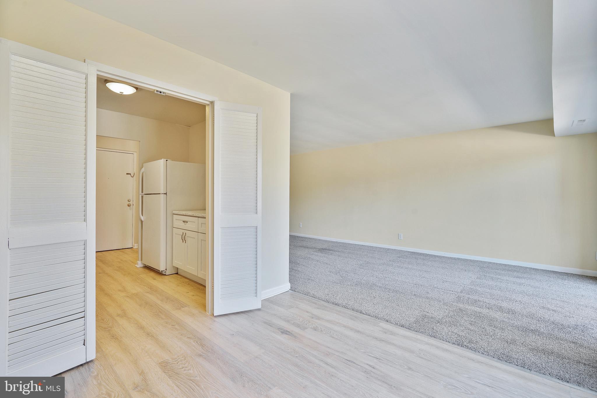 WOODLAKE TOWERS - Residential