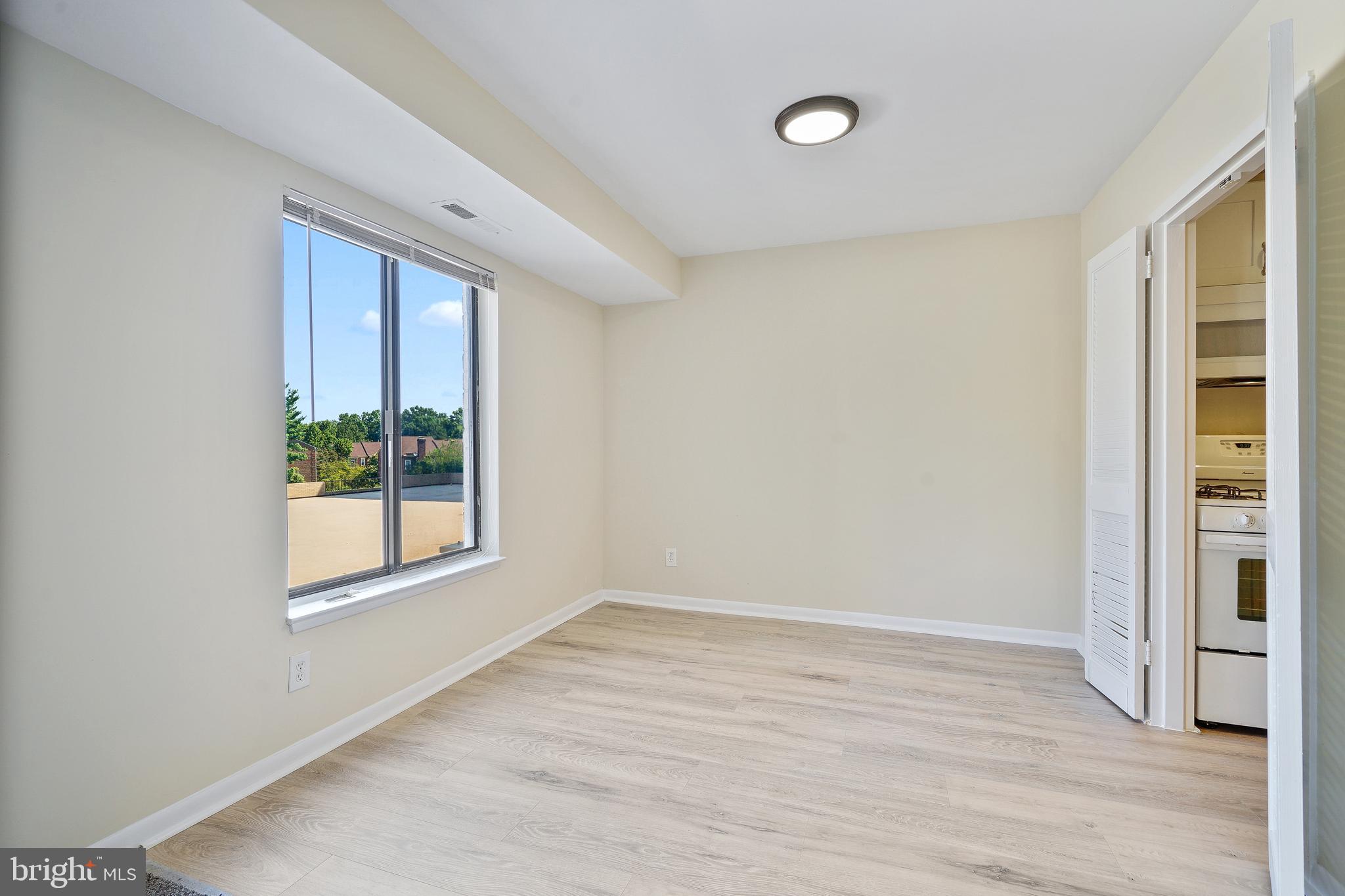 WOODLAKE TOWERS - Residential