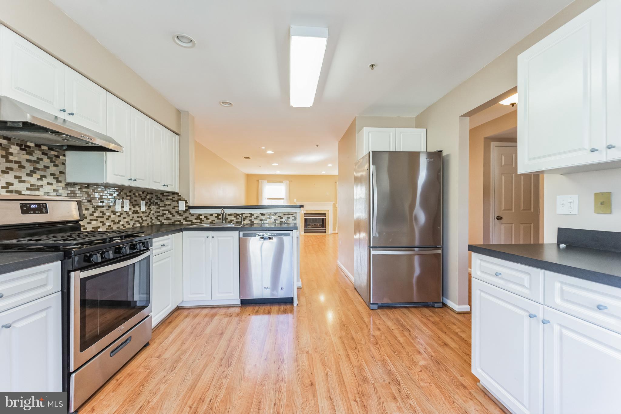 SYCAMORE MEWS - Residential Lease