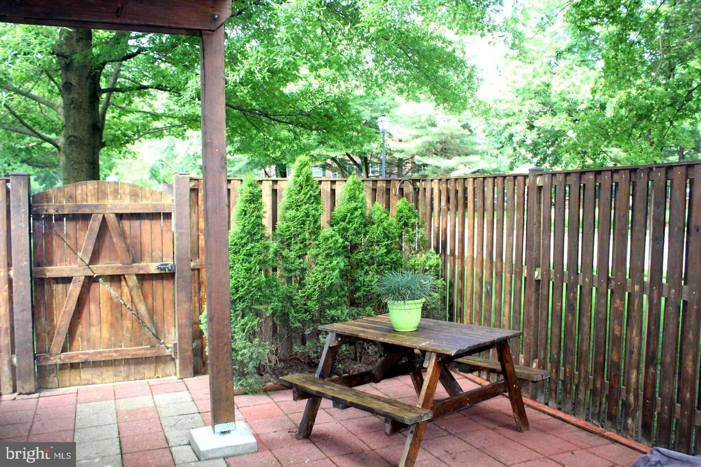 SYCAMORE MEWS - Residential Lease