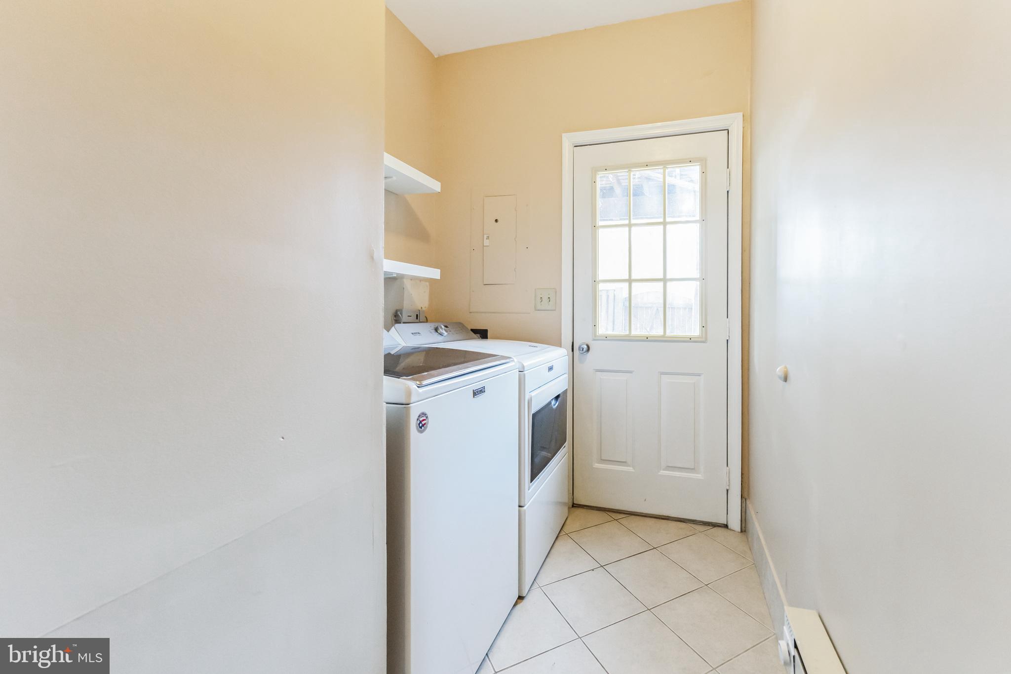 SYCAMORE MEWS - Residential Lease