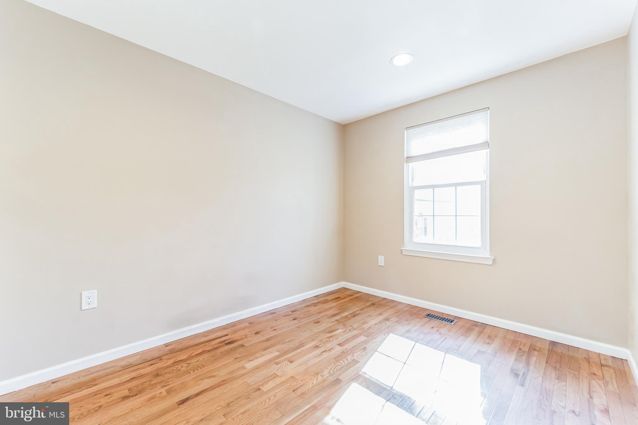 SYCAMORE MEWS - Residential Lease