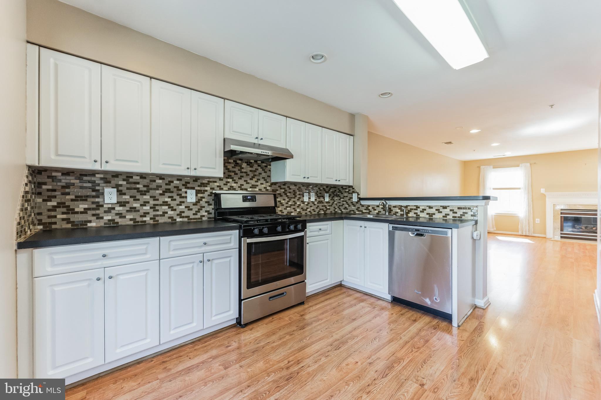 SYCAMORE MEWS - Residential Lease