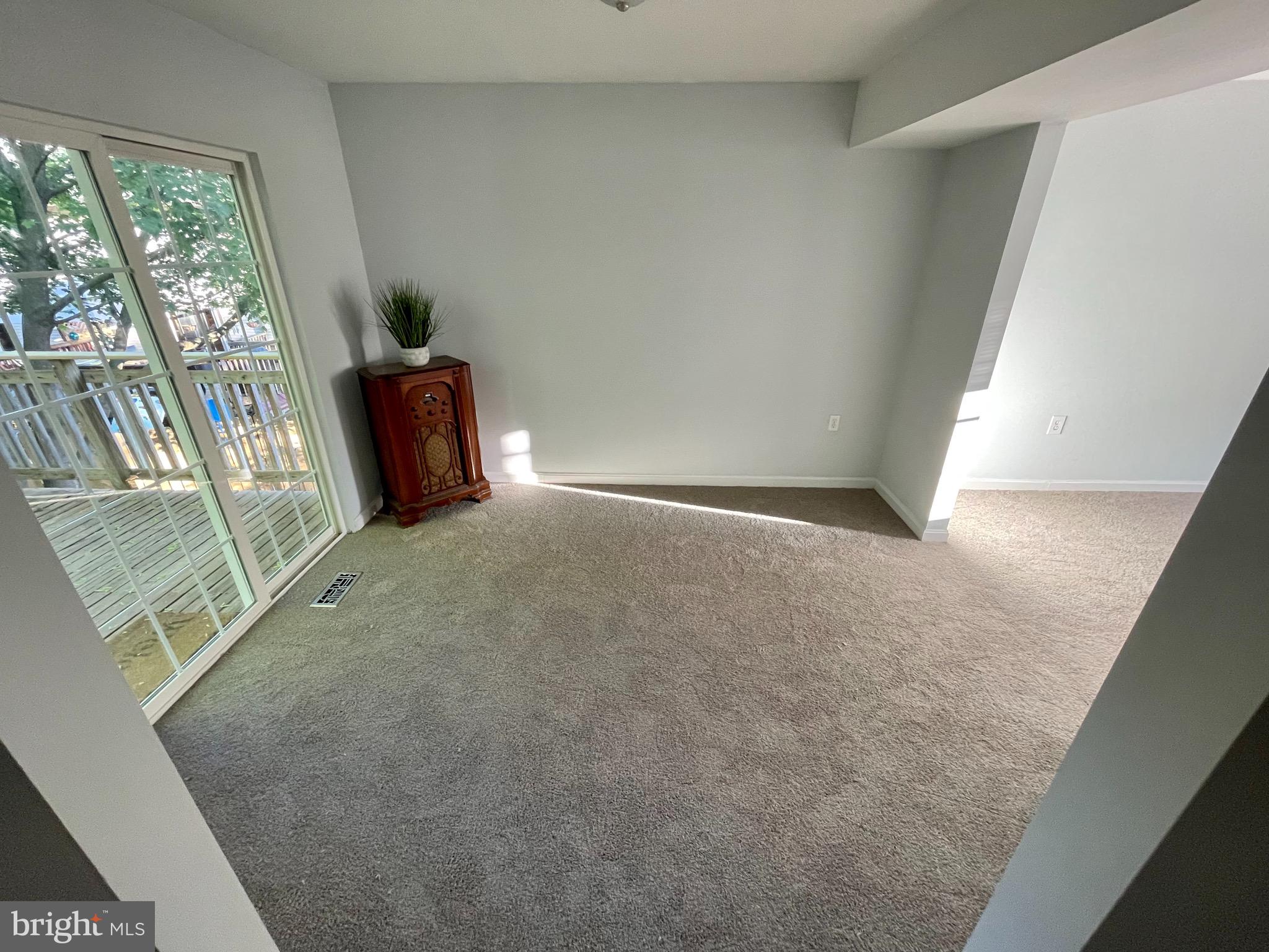 OLD COUNTY ESTATES - Residential