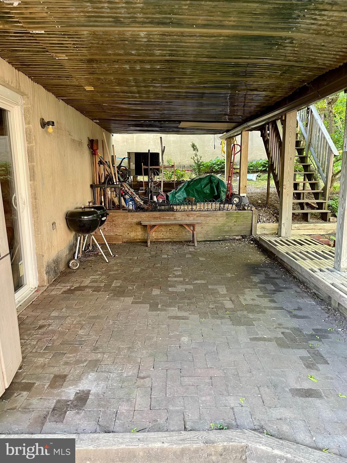 OLD COUNTY ESTATES - Residential