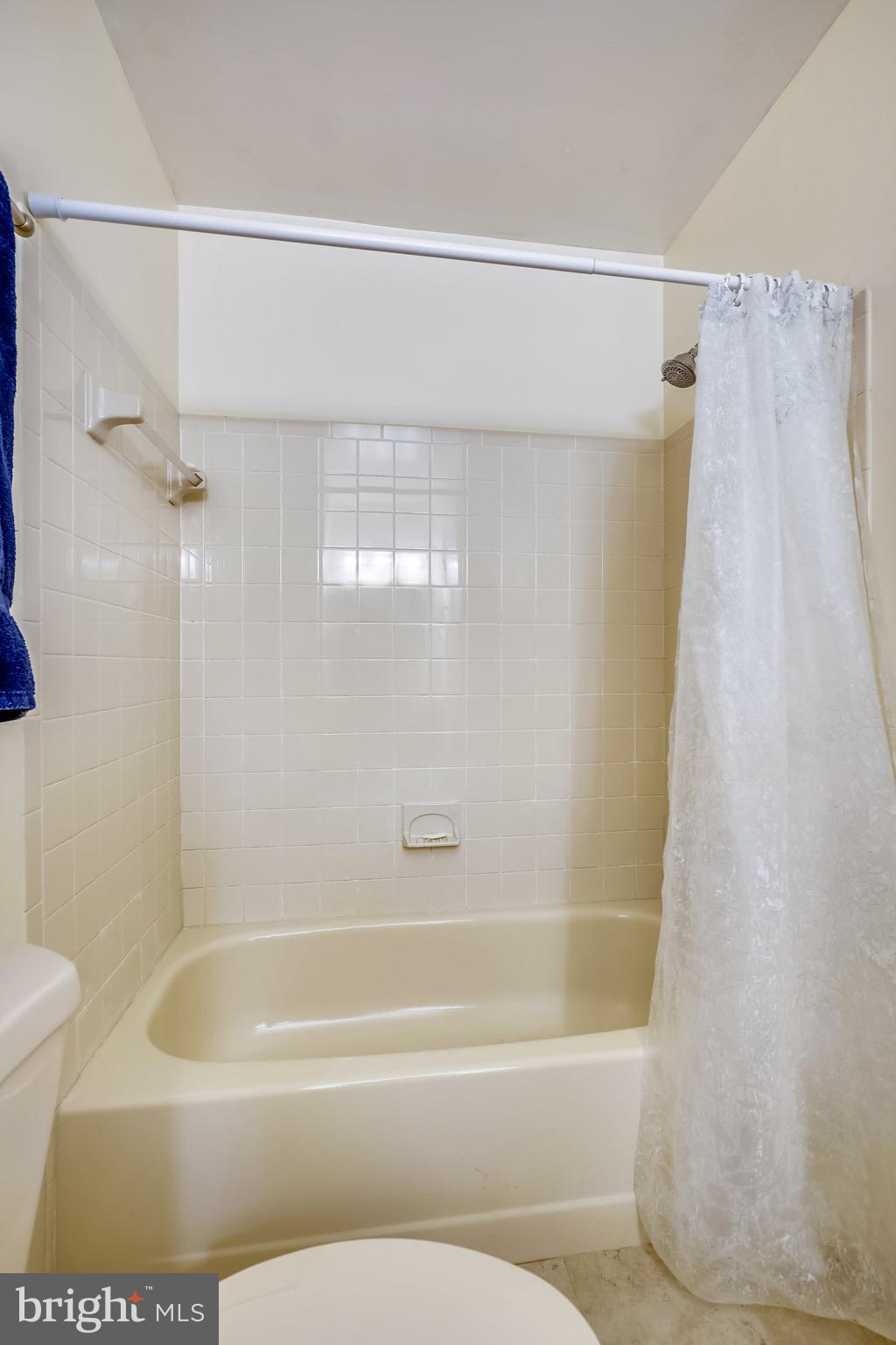 OLD COUNTY ESTATES - Residential