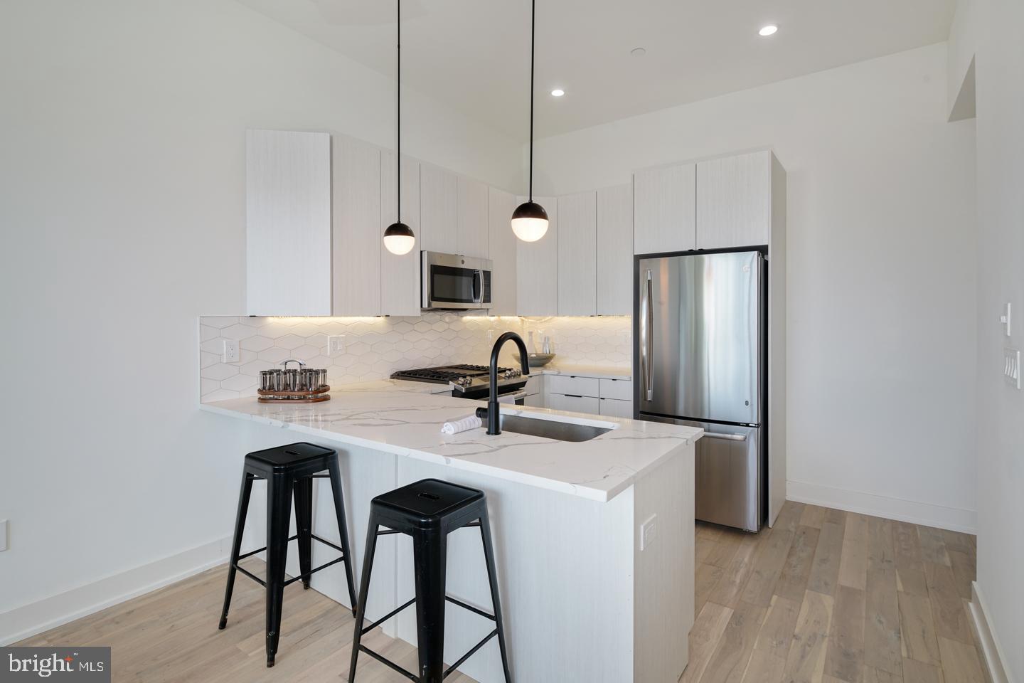 POINT BREEZE - Residential Lease