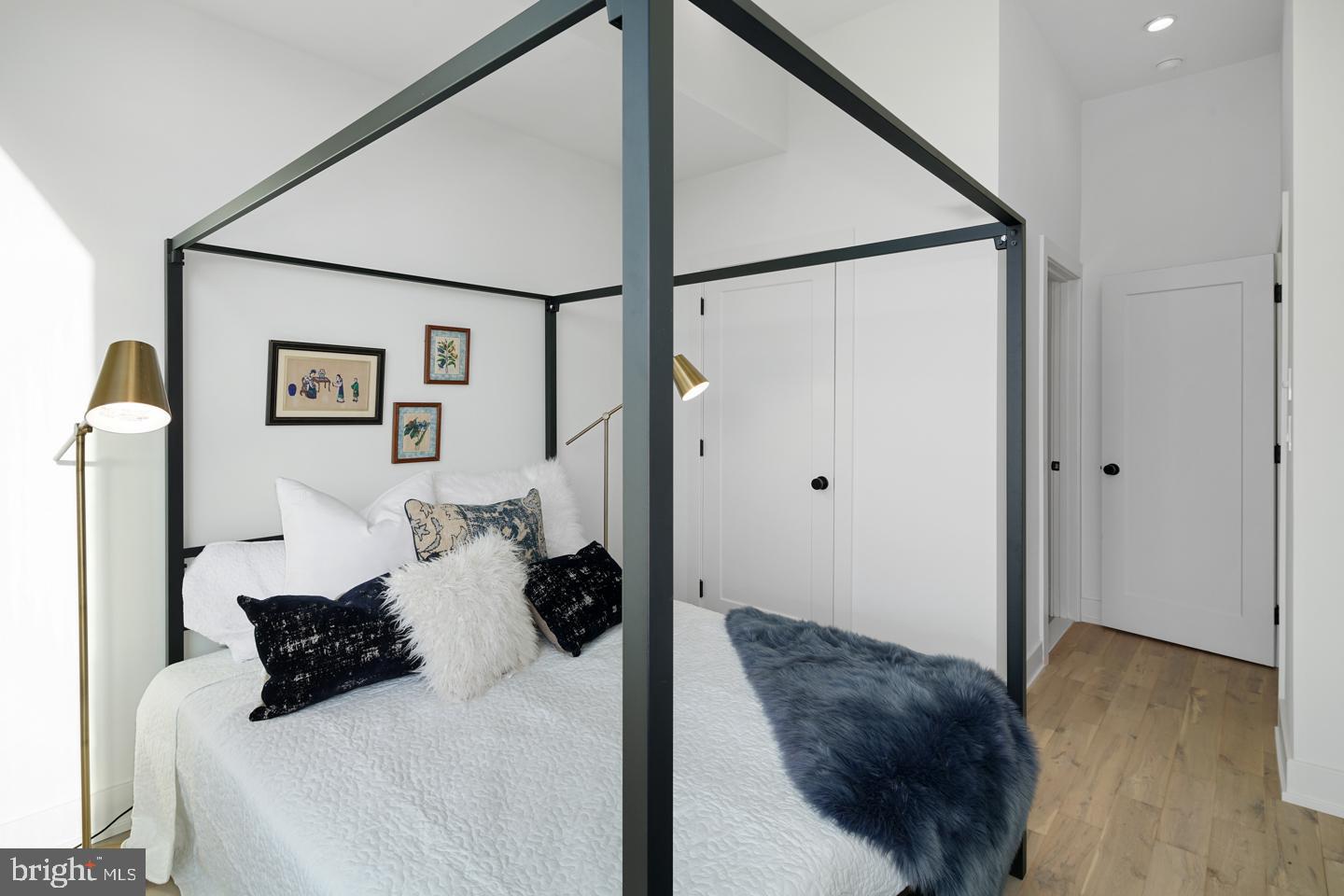 POINT BREEZE - Residential Lease