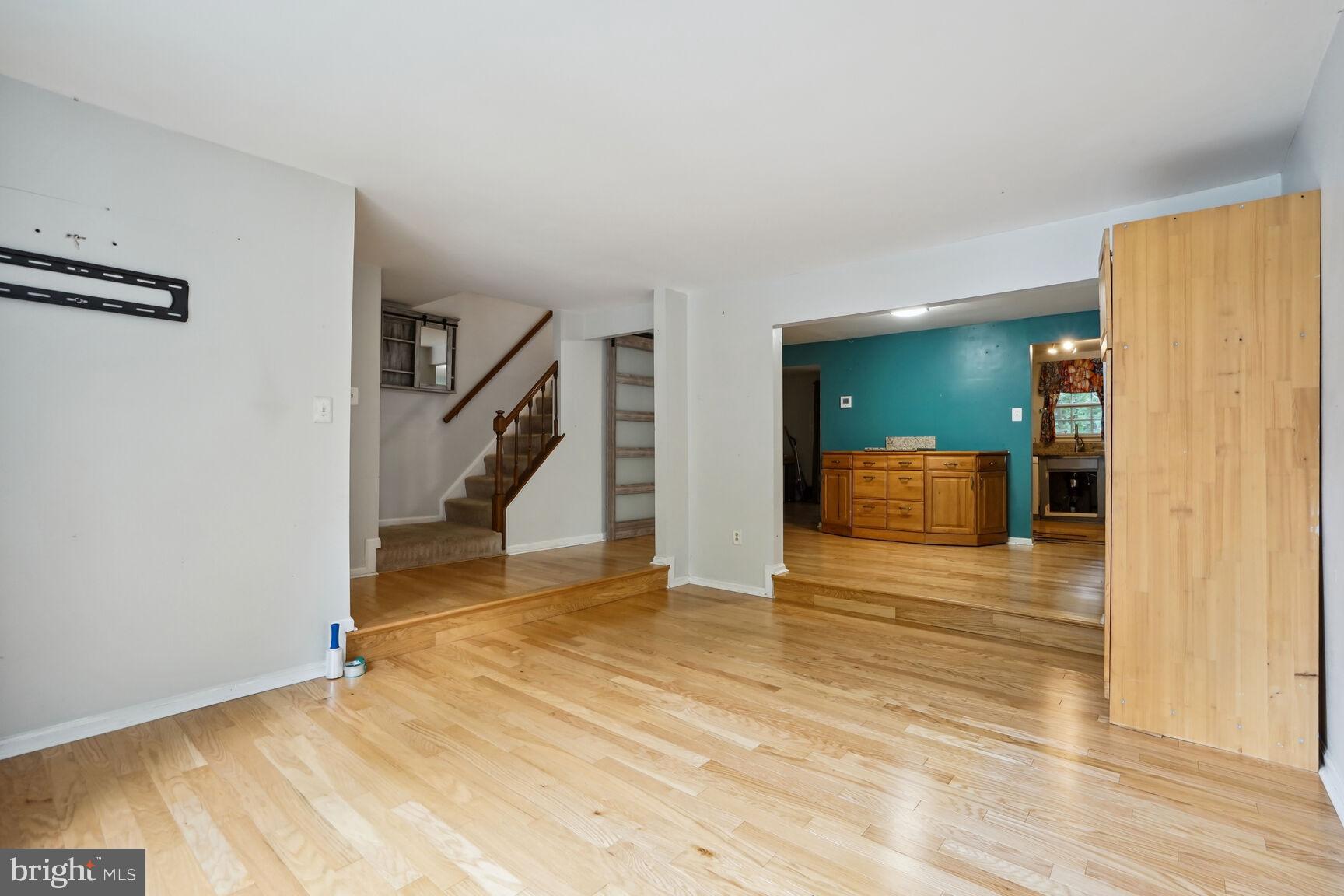 BURKE CENTRE - Residential