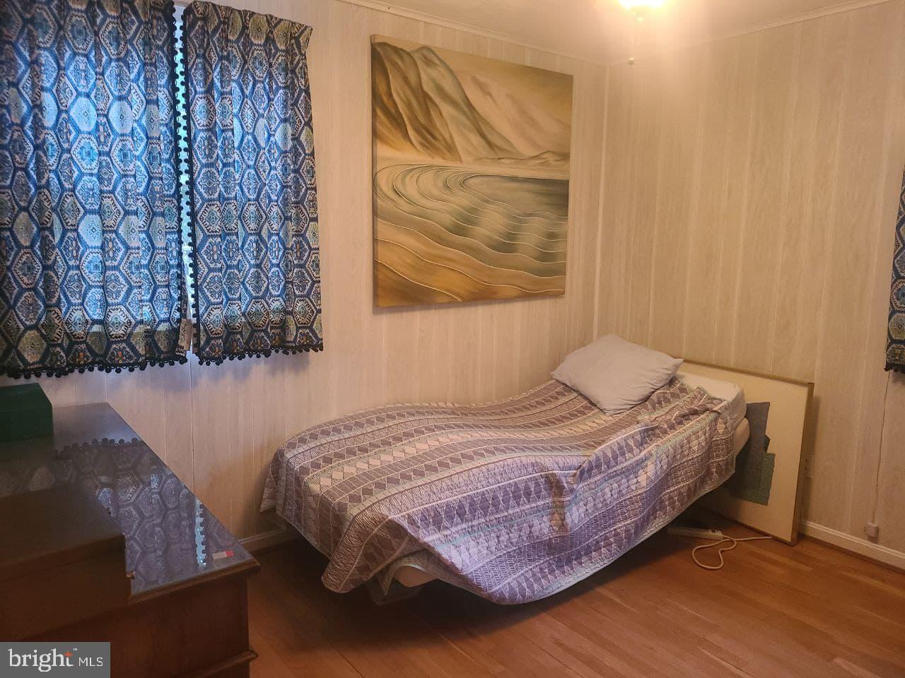 HILLMEADE MANOR - Residential