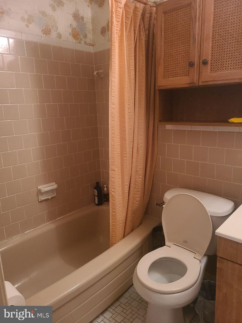 HILLMEADE MANOR - Residential