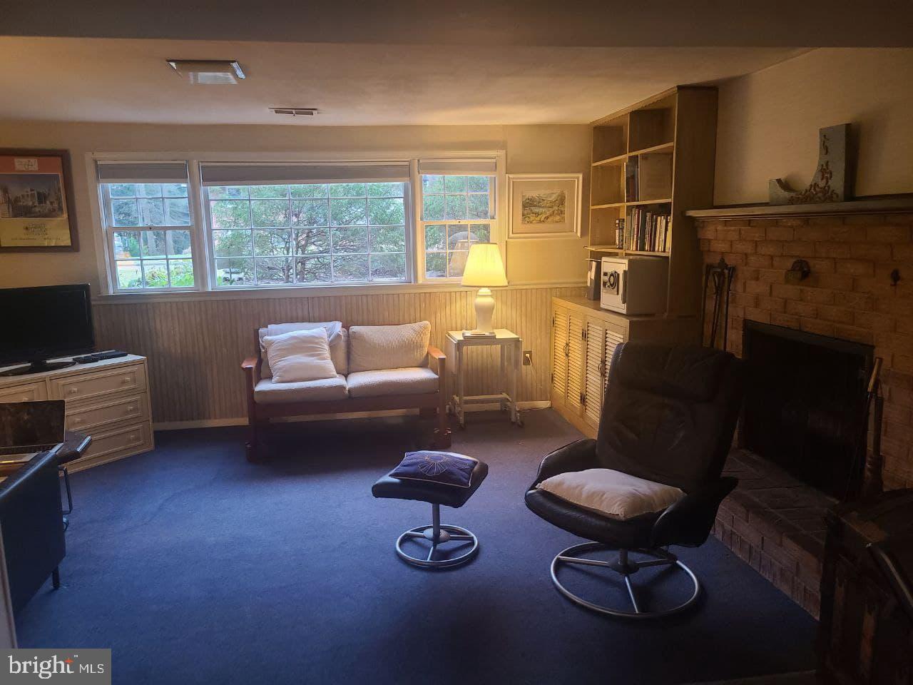 HILLMEADE MANOR - Residential