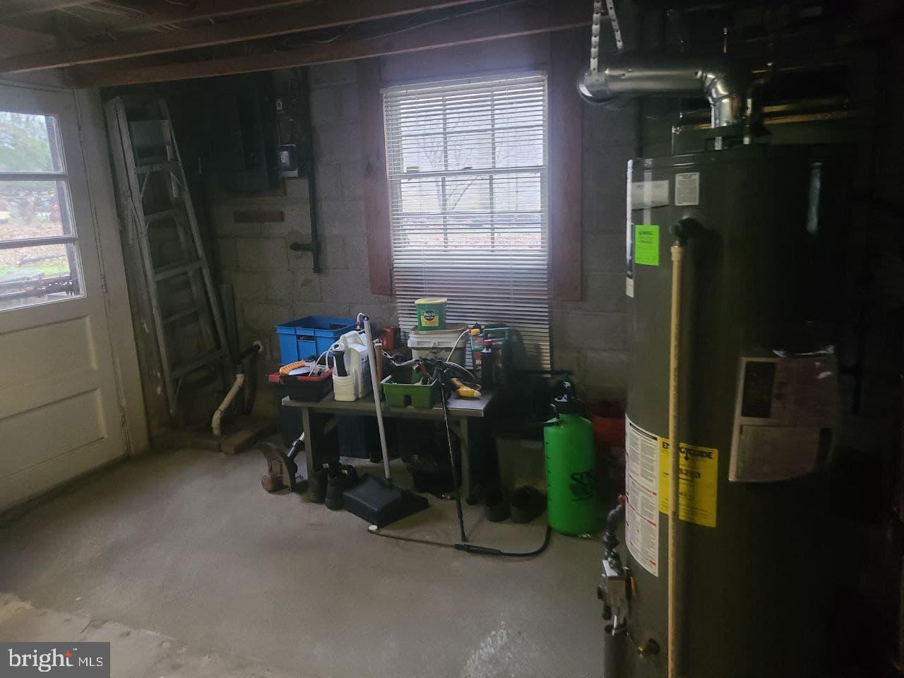 HILLMEADE MANOR - Residential