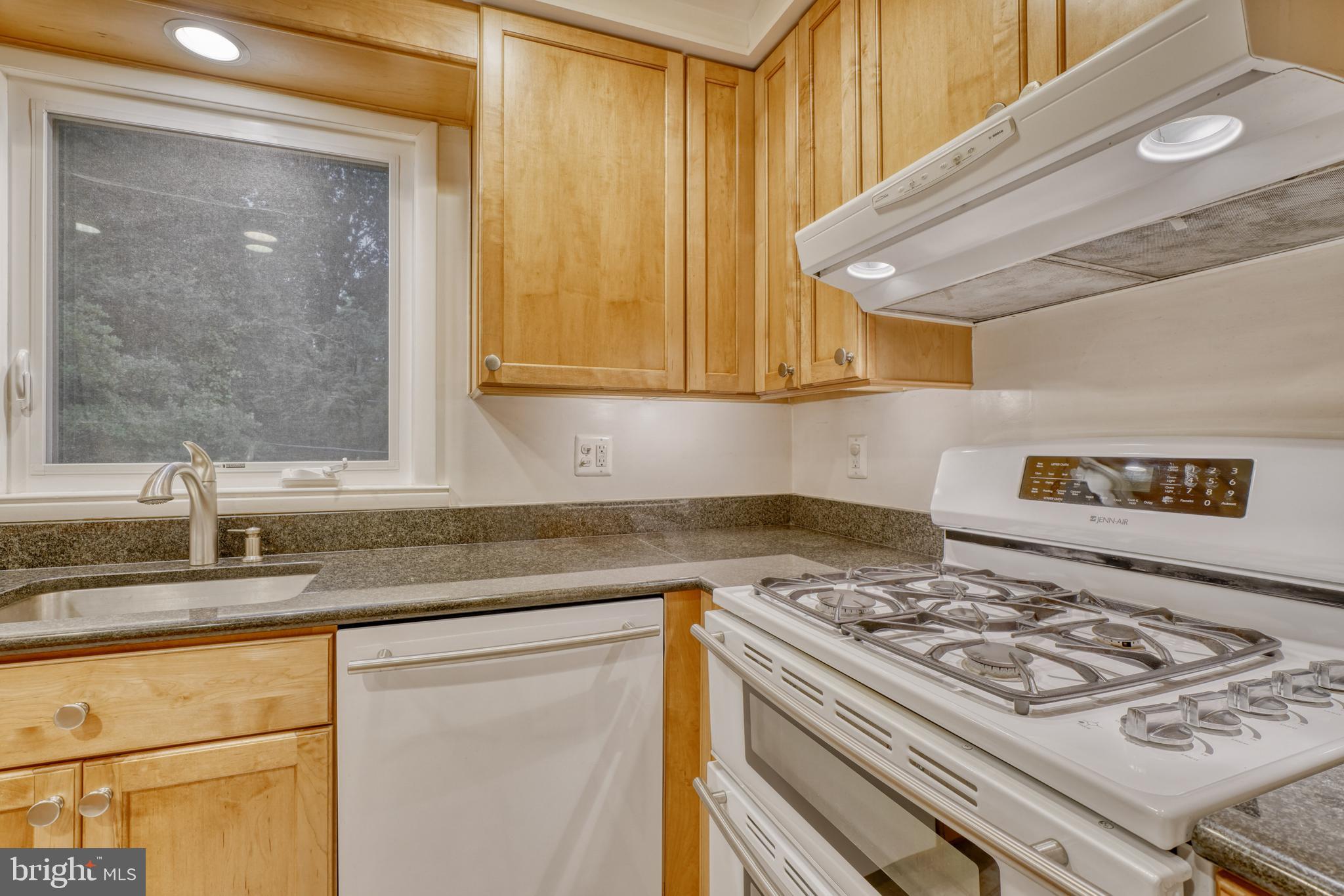 LUTHERVILLE - Residential