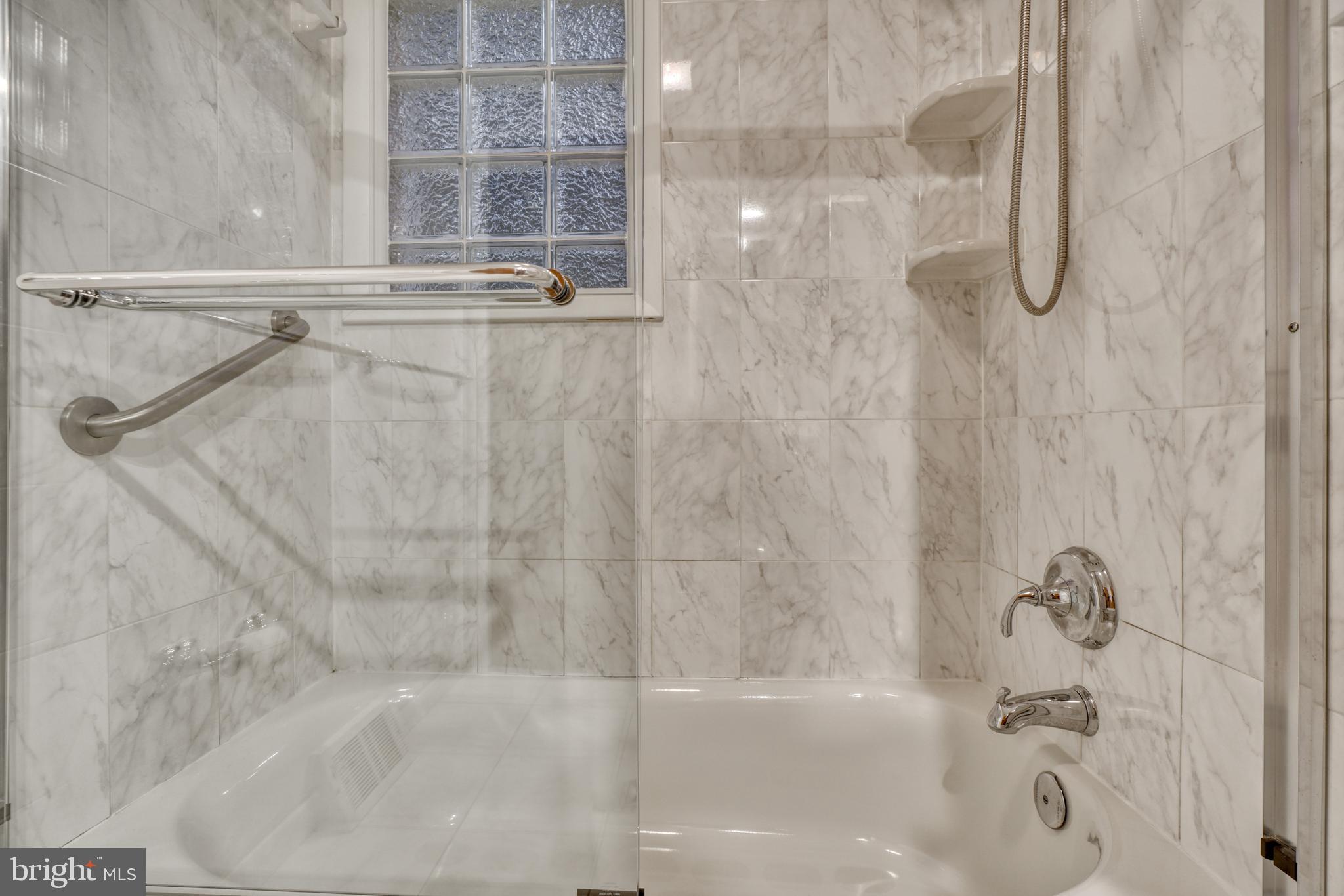 LUTHERVILLE - Residential