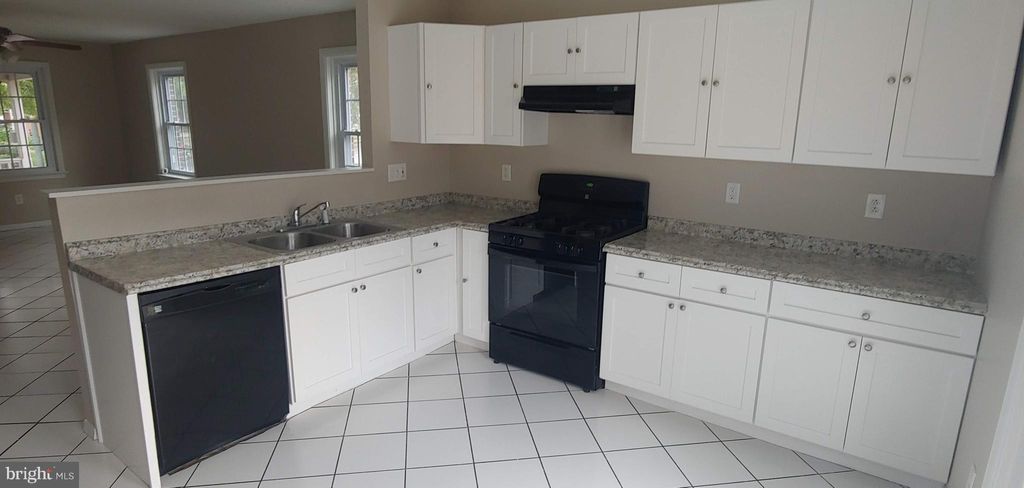 Photo of 1002 Ayres Court, Lancaster, PA 17602 (MLS # PALA2053836)