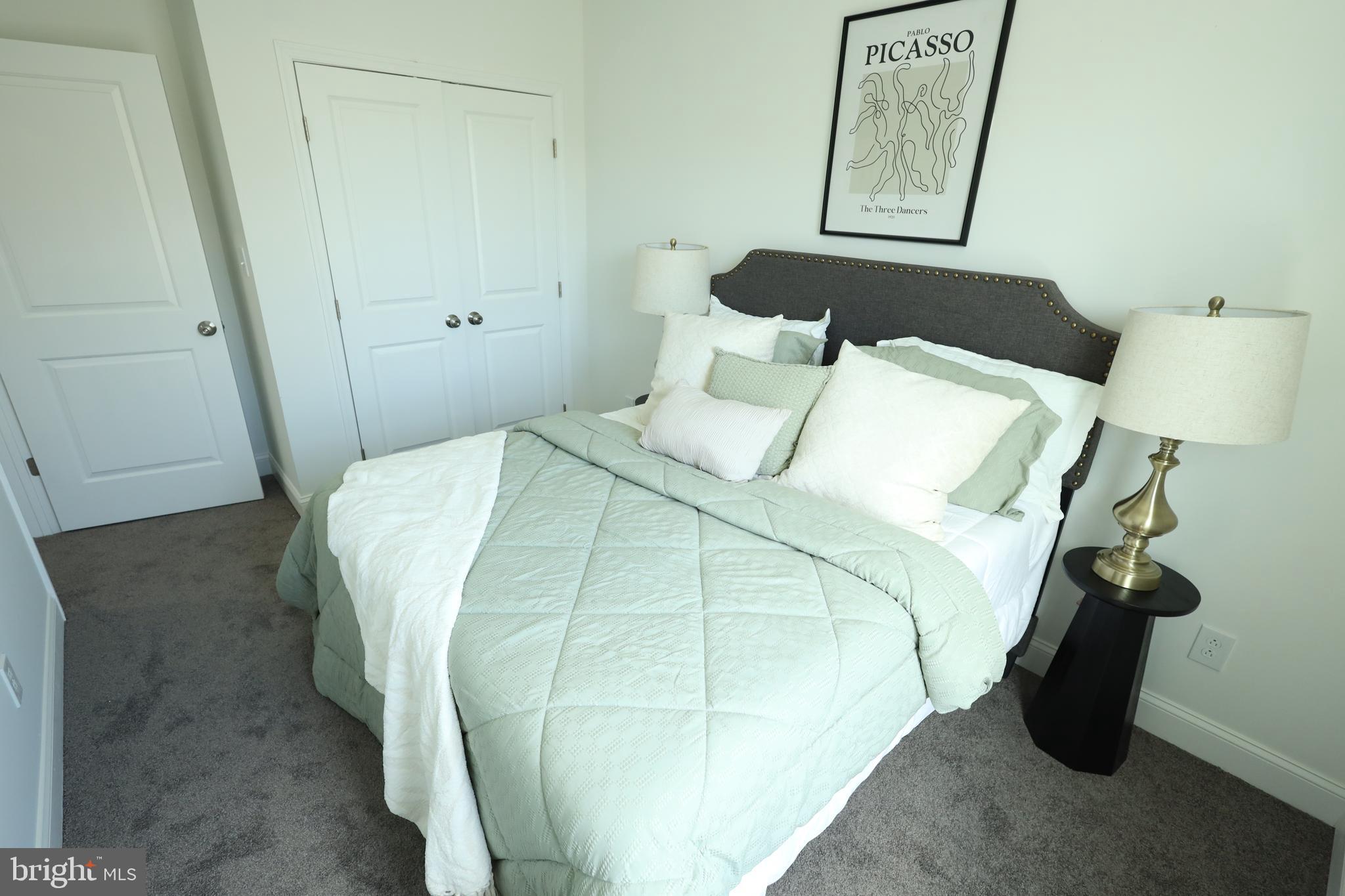 MCMULLEN SQUARE - Residential