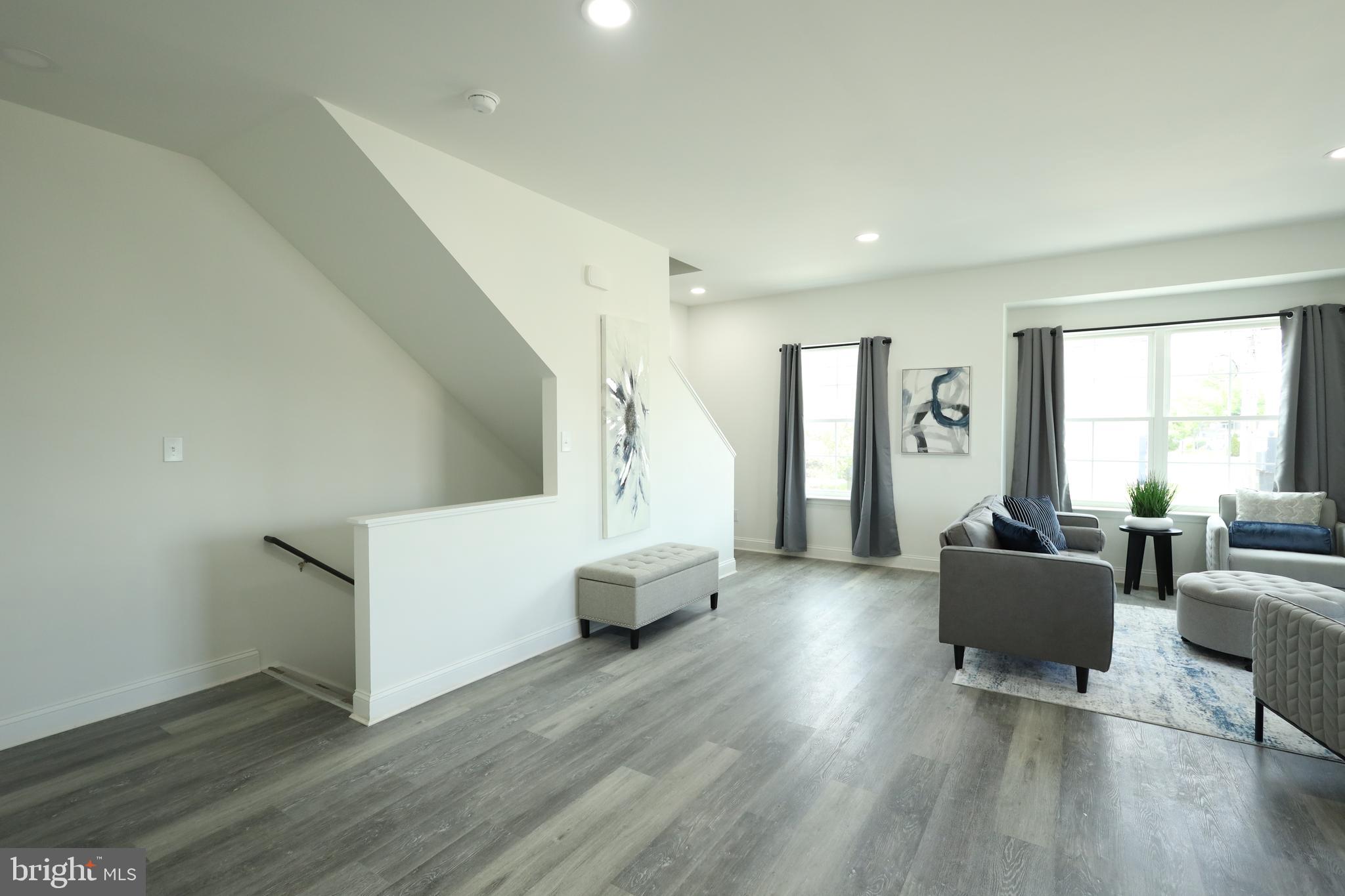 MCMULLEN SQUARE - Residential