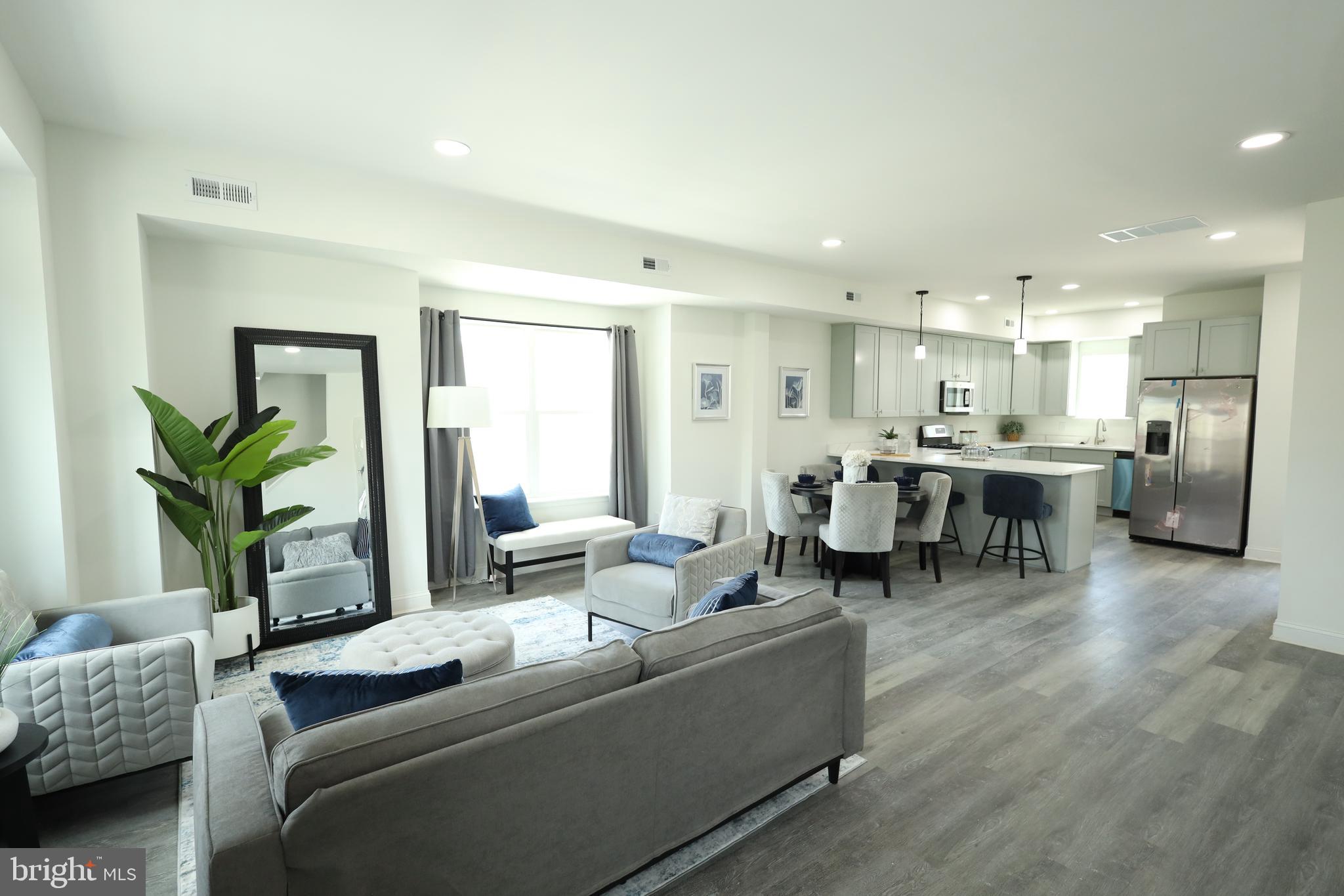 MCMULLEN SQUARE - Residential